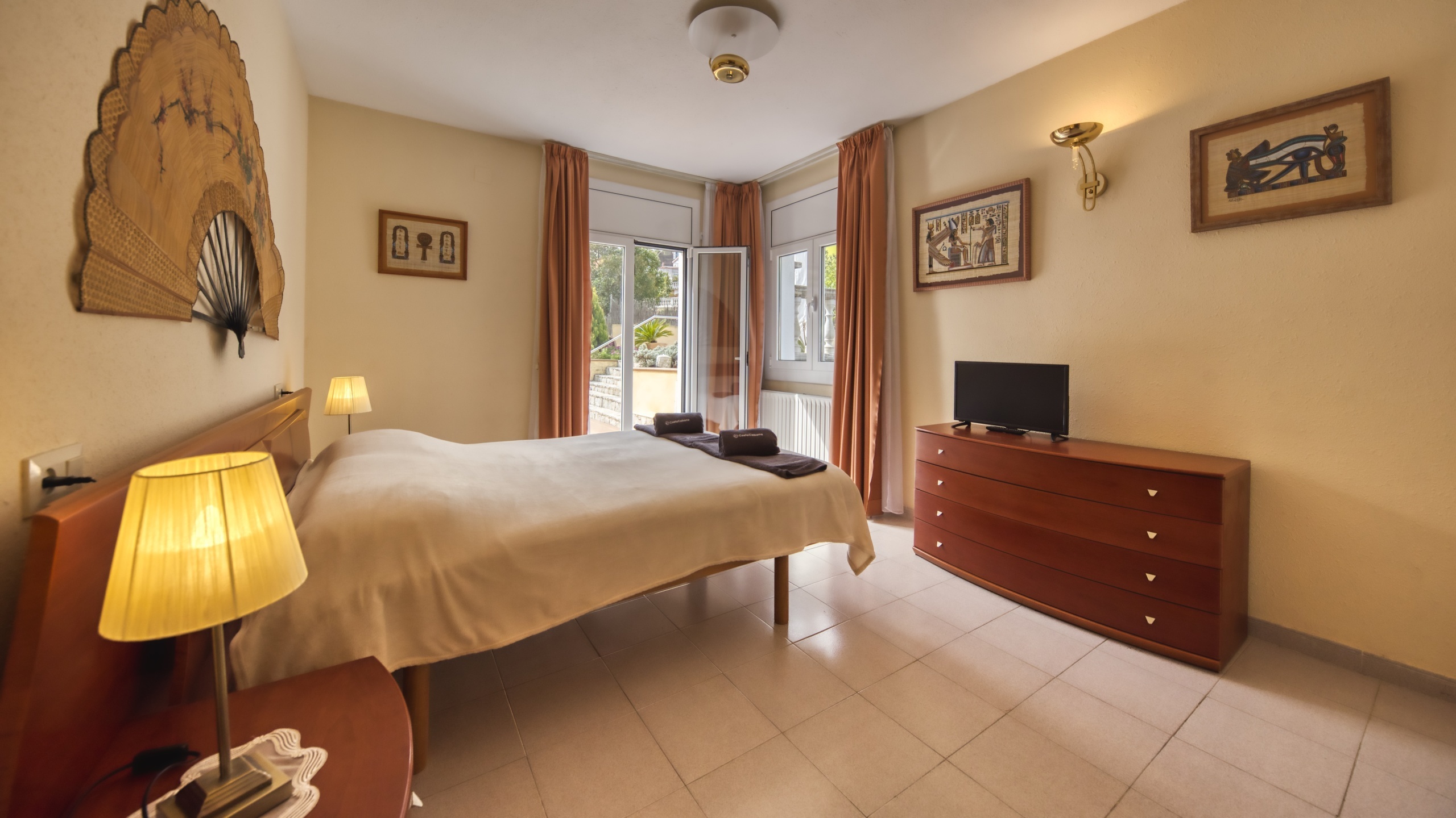 Holiday villas Costa Brava Spain - Villa Miro - Master bedroom