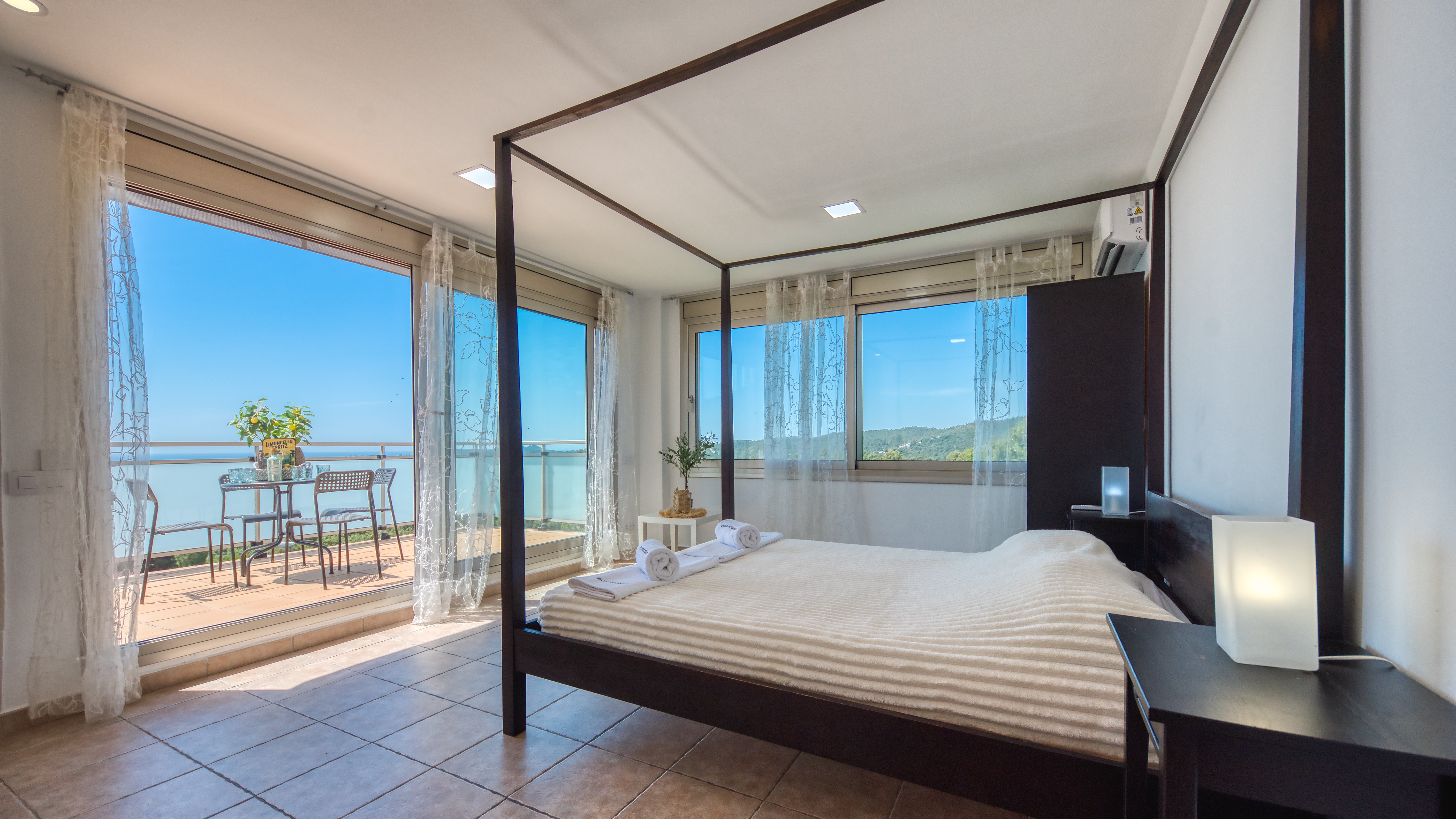 Holiday villas Costa Brava Spain - Villa Sandy Beach - Bedroom