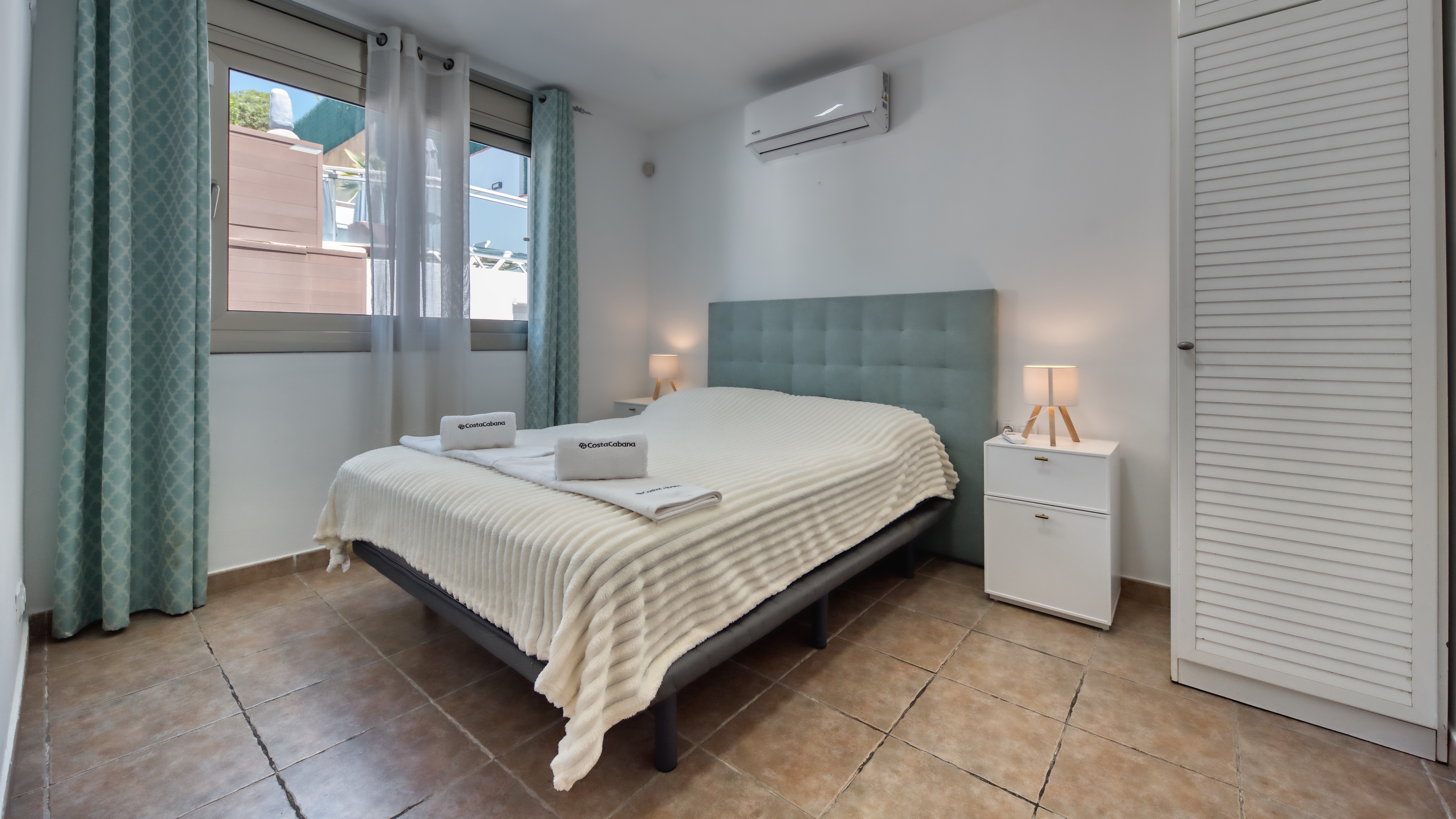 Holiday villas Costa Brava Spain - Villa Sandy Beach - Bedroom