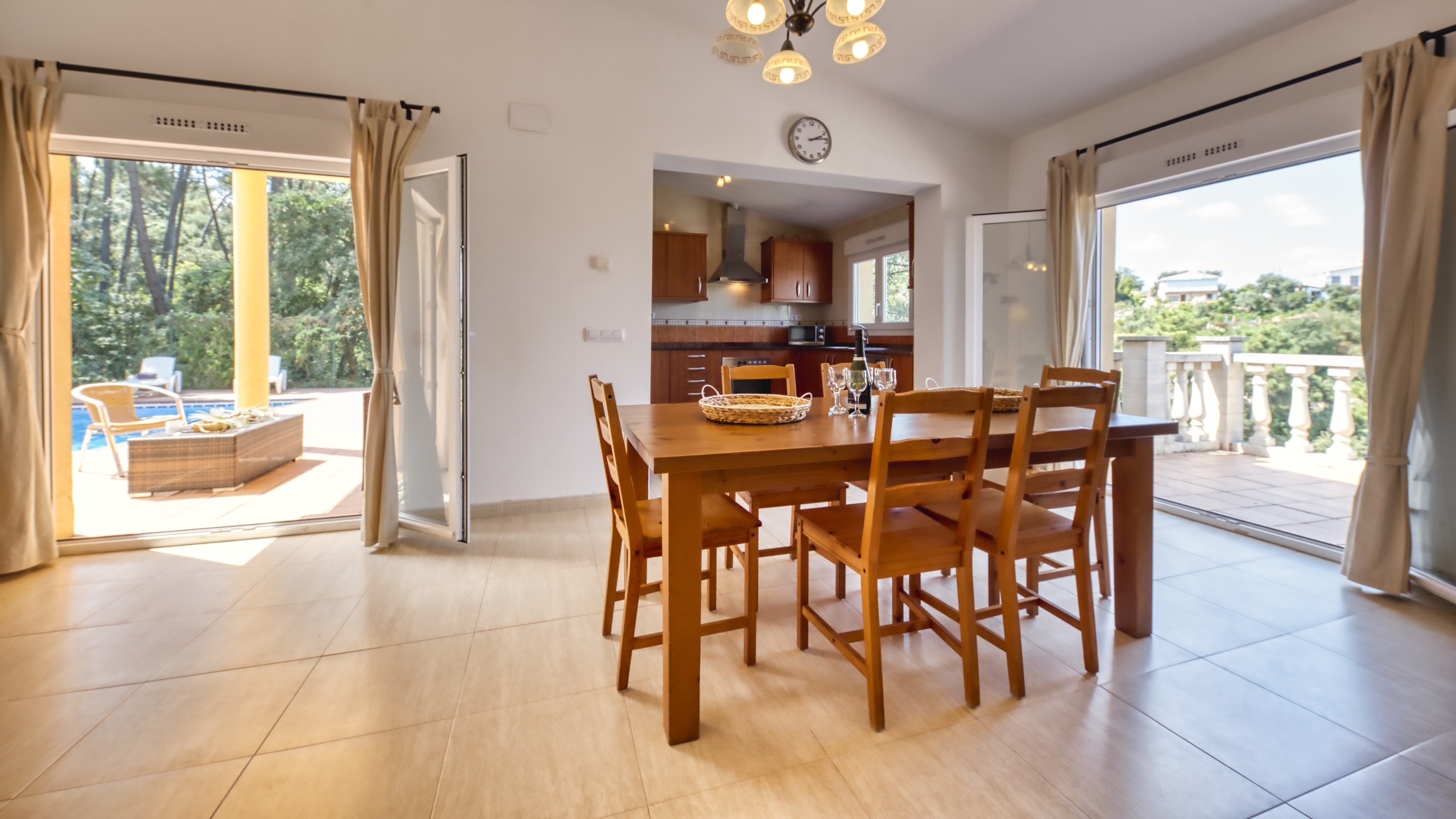 Holiday villas Costa Brava Spain - Villa Esmee - Dining area
