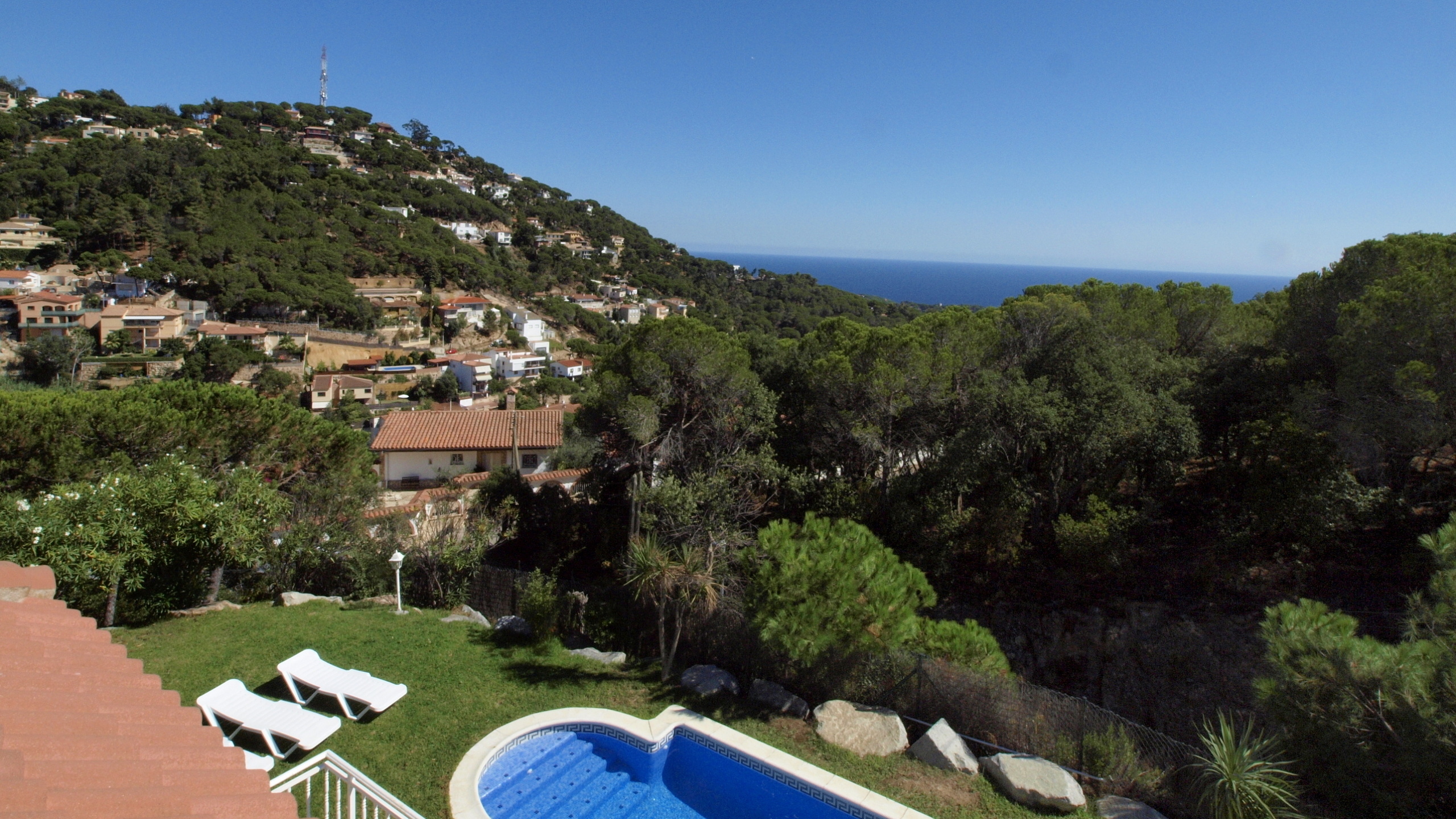 Holiday villas Costa Brava Spain - Villa La Luna - Surroundings