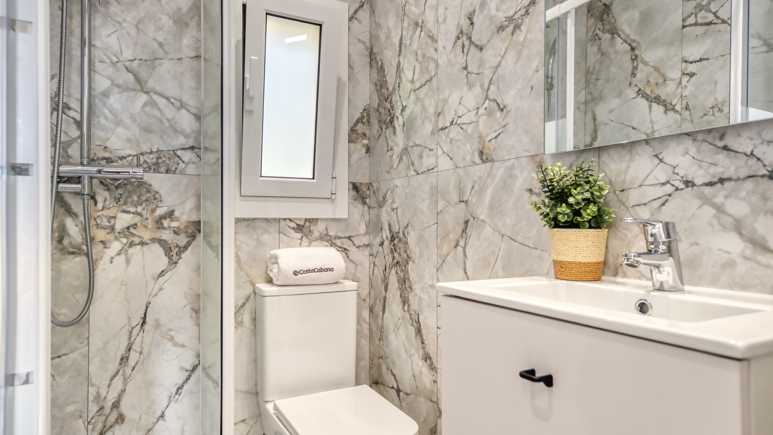 Holiday villas Costa Brava Spain - Villa La Luna - Bathroom