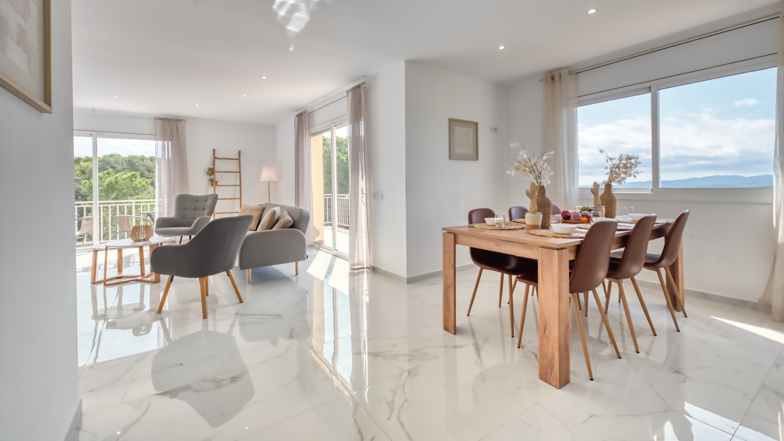 Holiday villas Costa Brava Spain - Villa La Luna - Dining area