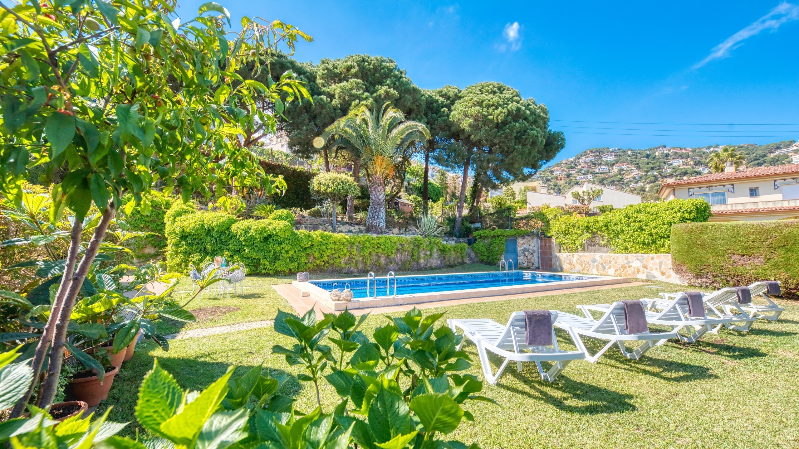 Holiday villas Costa Brava Spain - Villa Mestral - Swimming pool