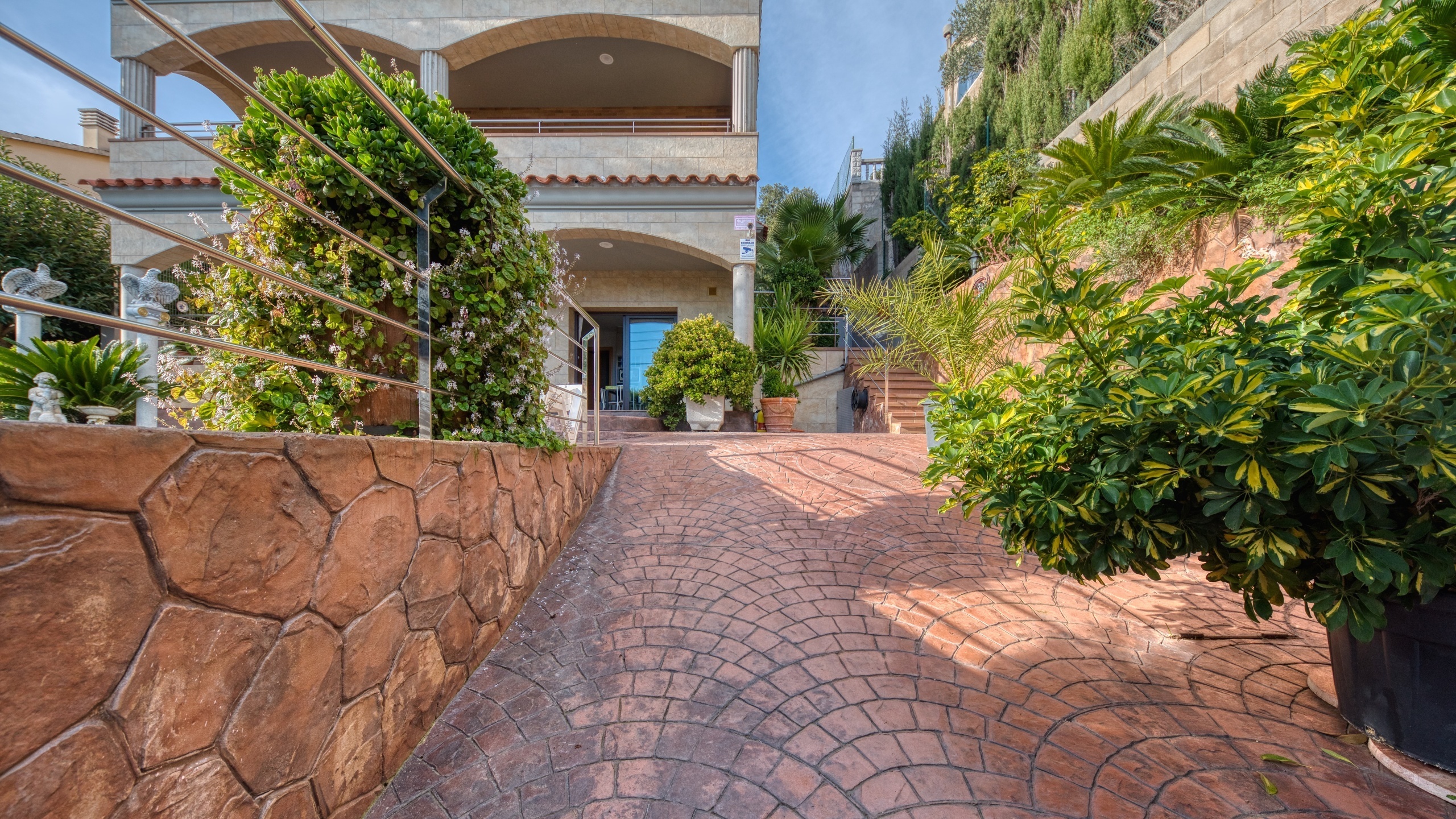 Holiday villas Costa Brava Spain - Villa Grace - Entrance