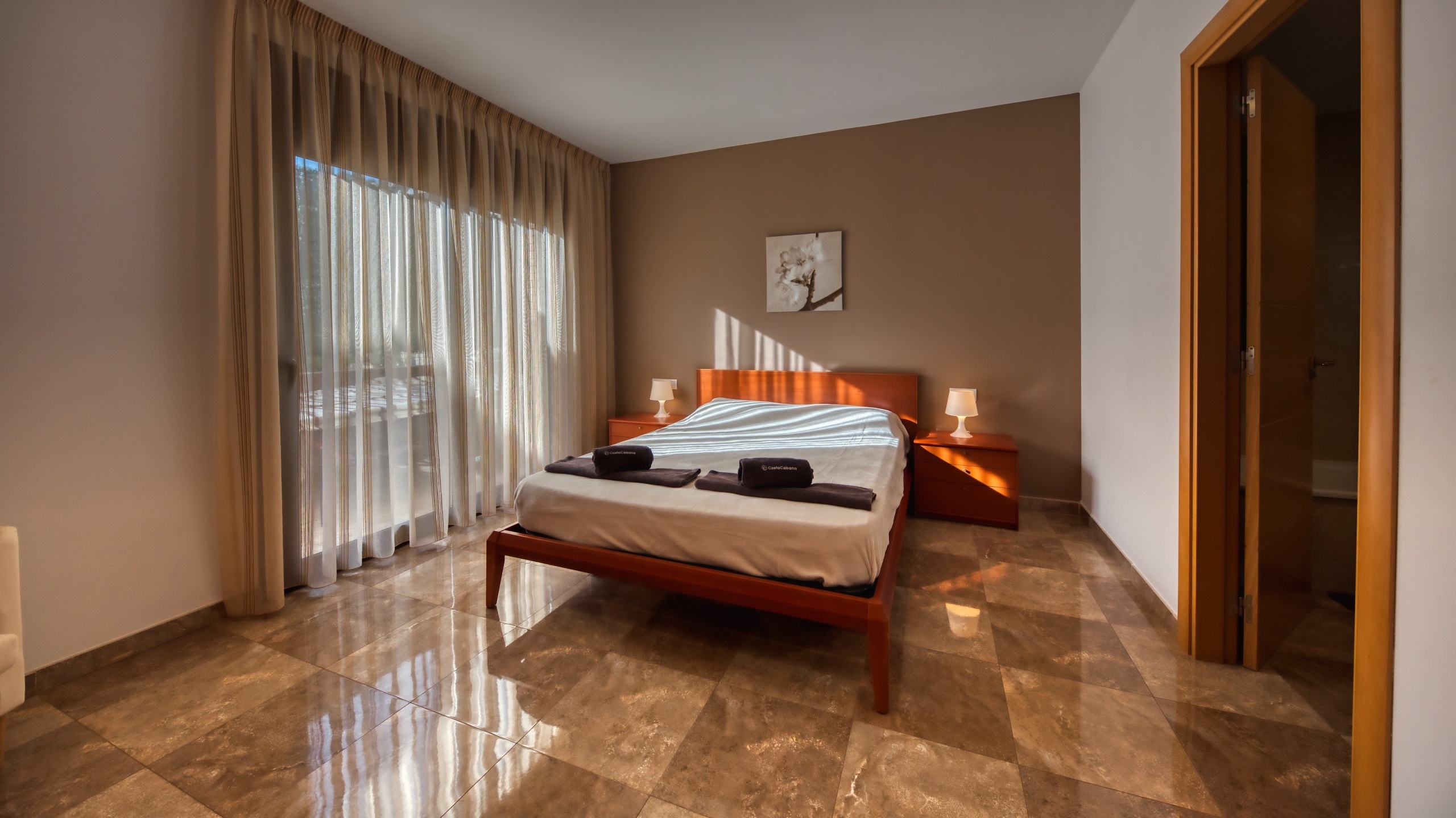 Holiday villas Costa Brava Spain - Villa Grace - Master bedroom
