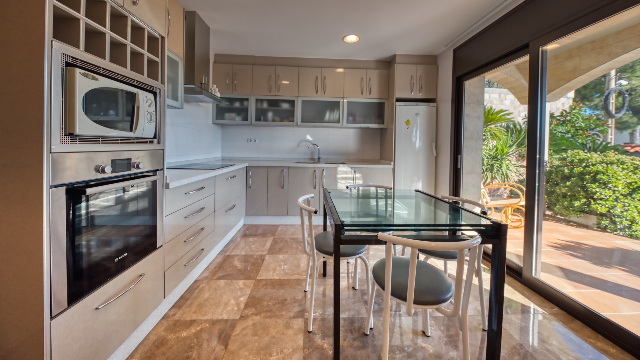 Holiday villas Costa Brava Spain - Villa Grace - Kitchen