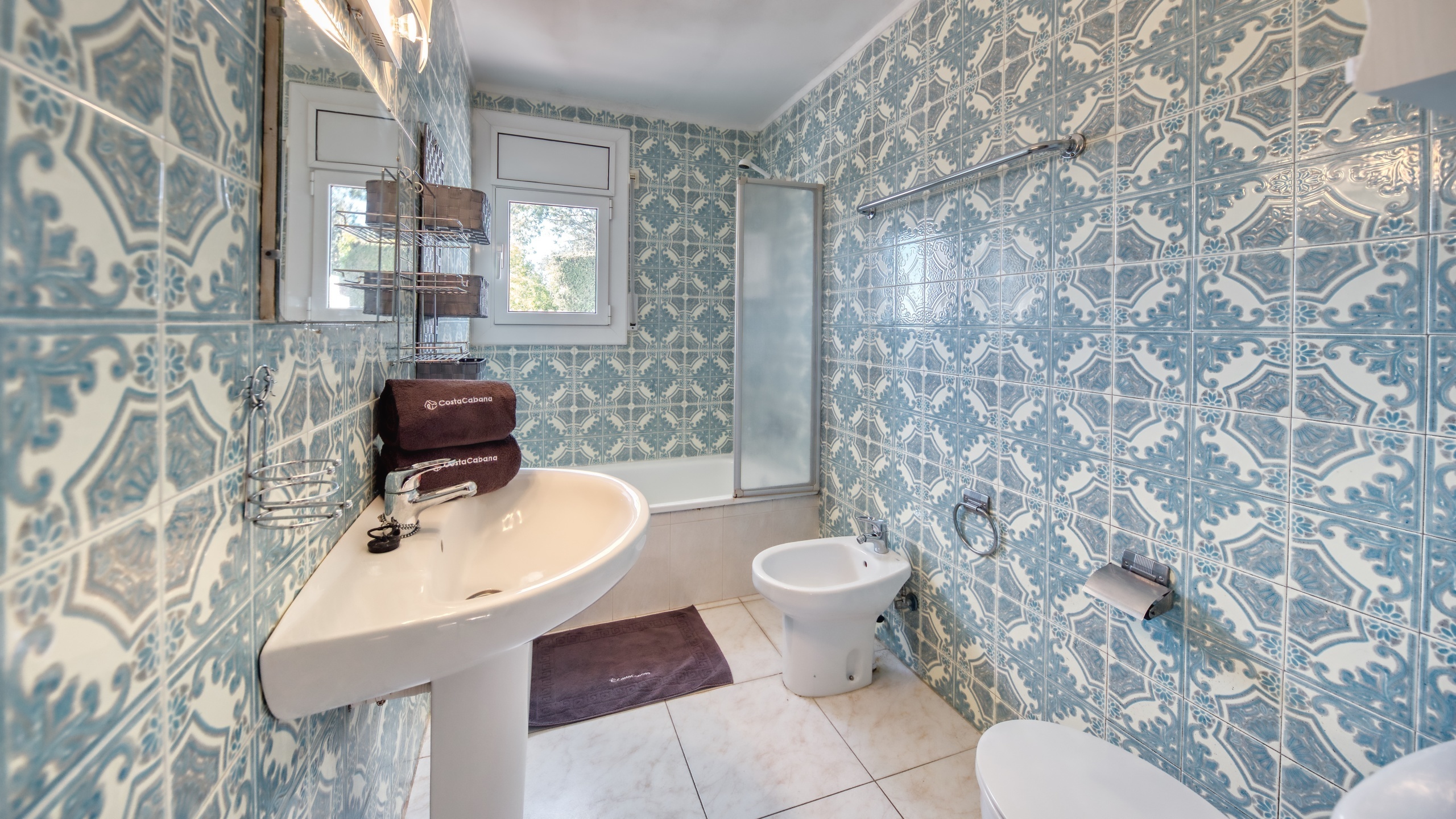 Holiday villas Costa Brava Spain - Villa Elfi - Bathroom