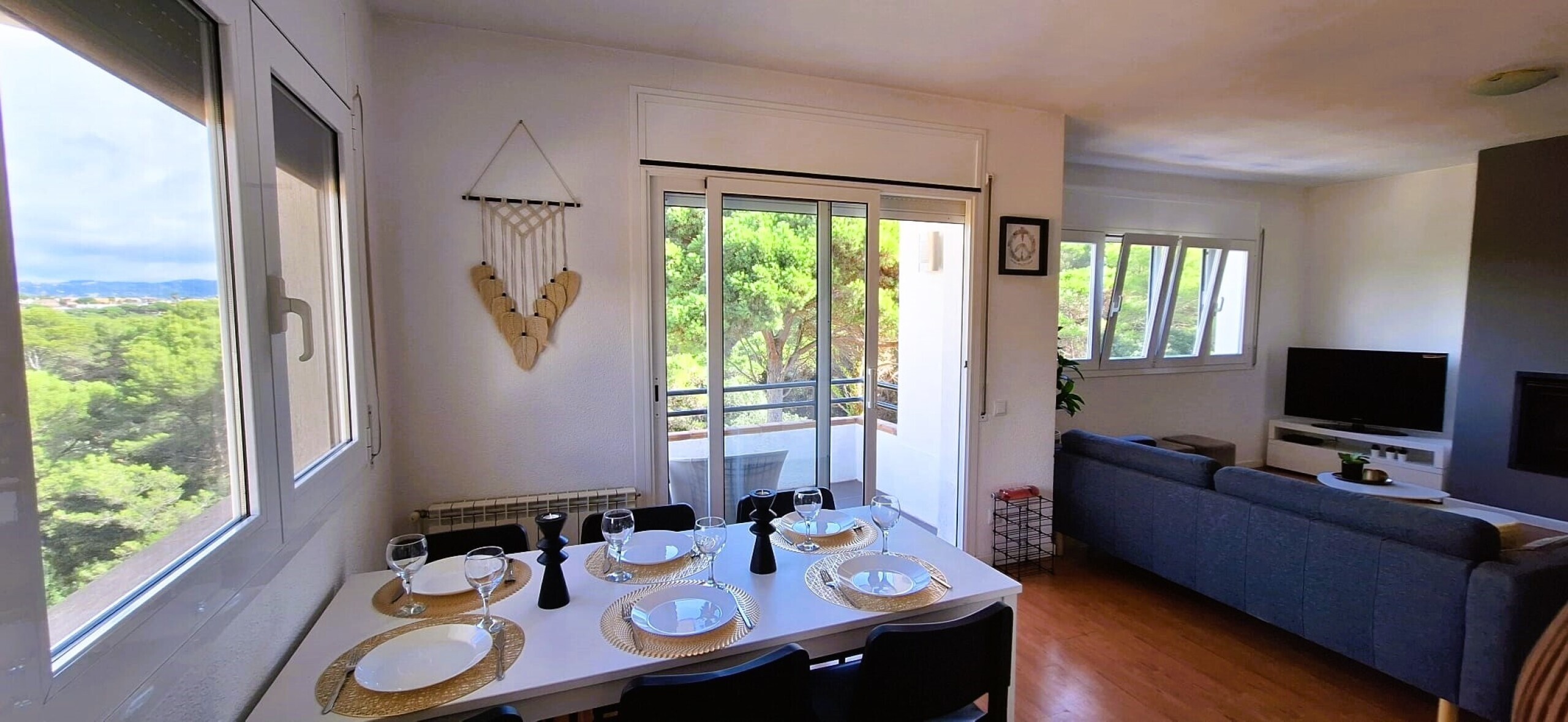Holiday villas Costa Brava Spain - Villa Fransisca - Dining area