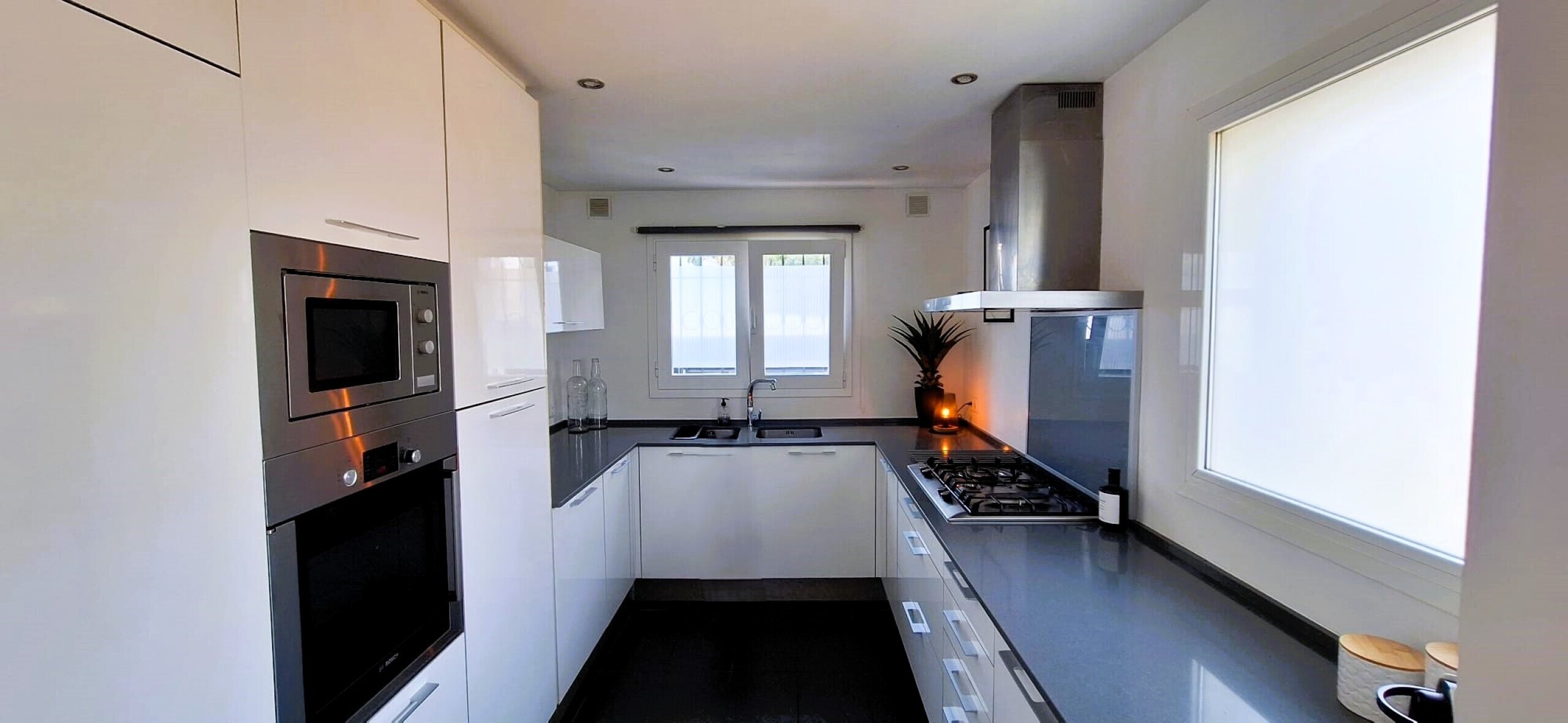 Holiday villas Costa Brava Spain - Villa Fransisca - Kitchen