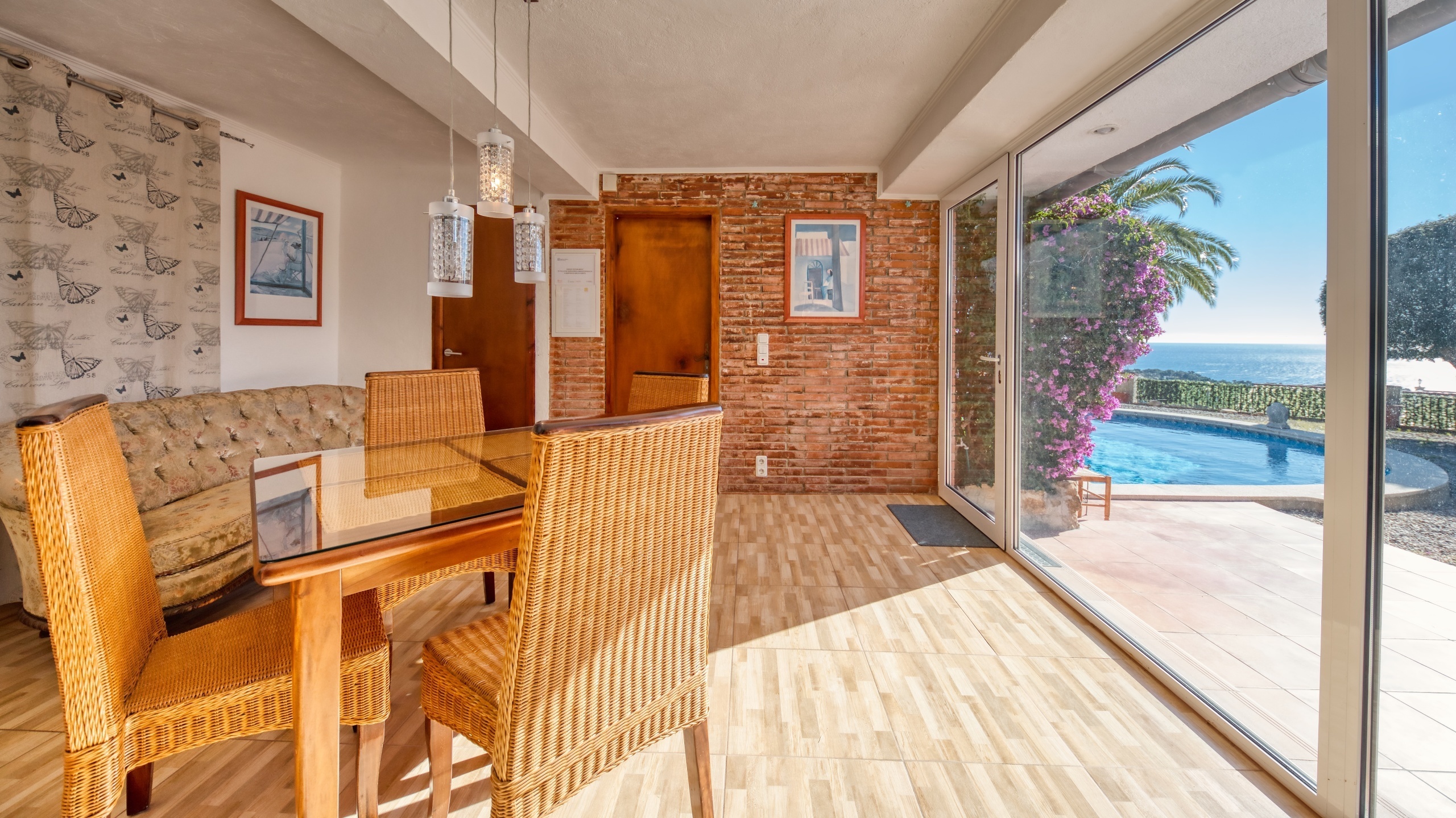 Holiday villas Costa Brava Spain - Villa Gabriella - Dining area