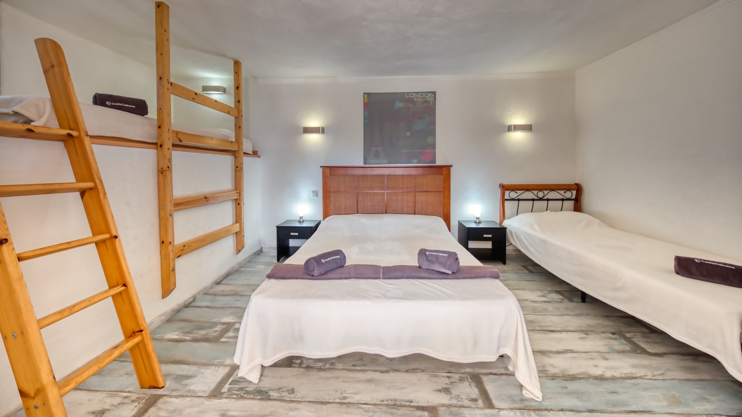 Holiday villas Costa Brava Spain - Villa Gabriella - Bedroom