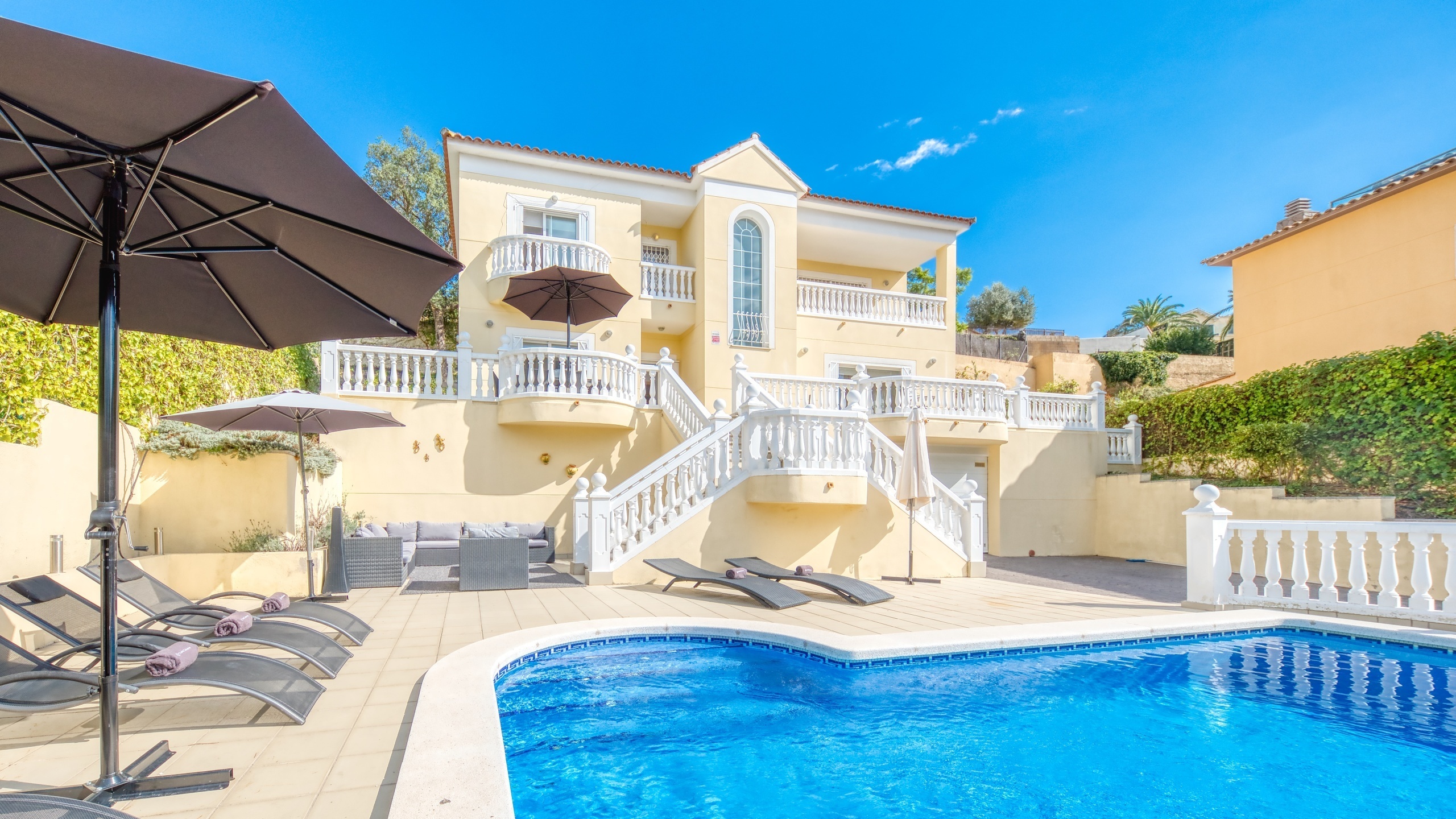 Holiday villas Costa Brava Spain - Villa Sophia Lois - Swimming pool
