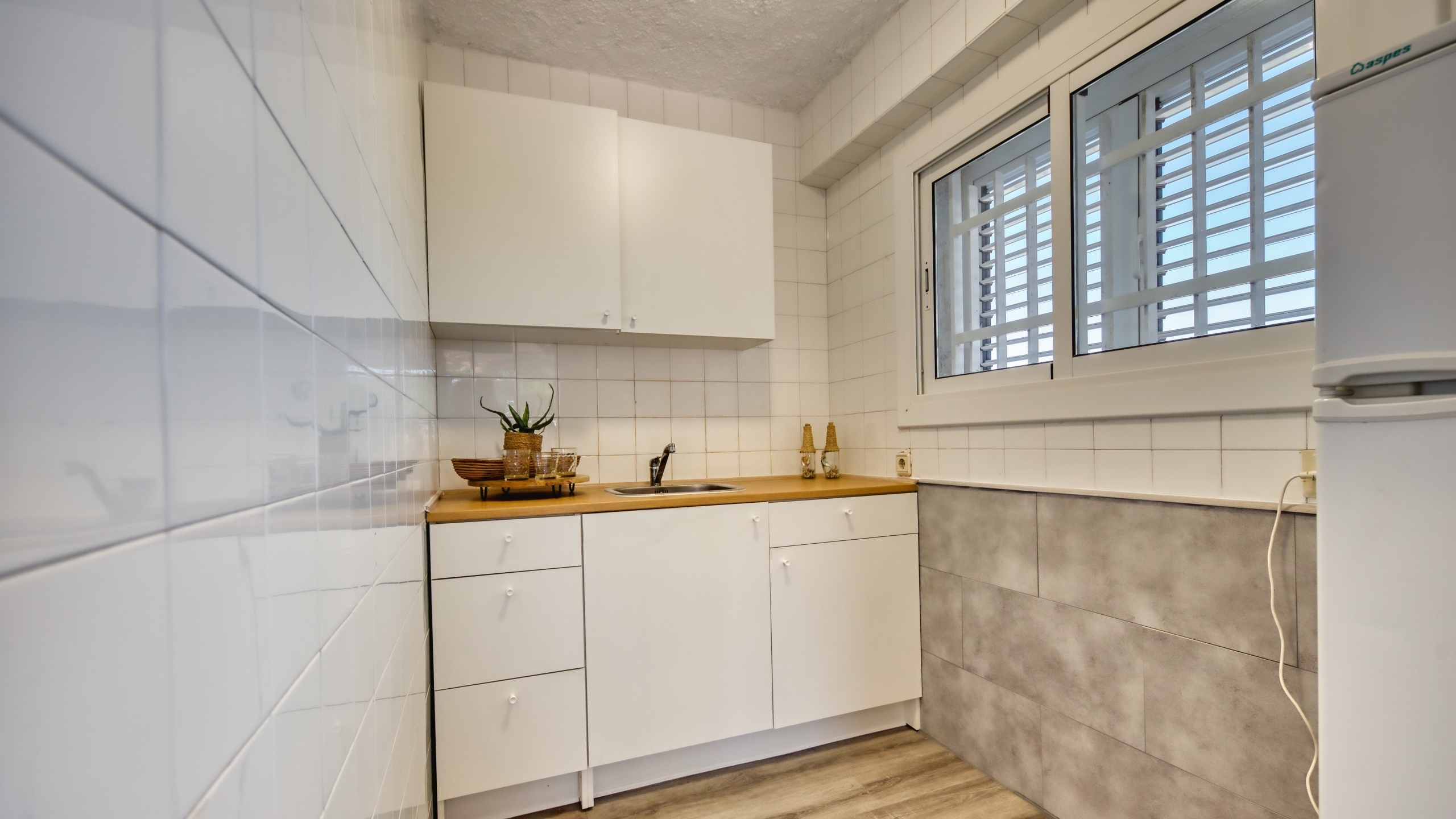 Holiday villas Costa Brava Spain - Villa Abigail - Additional kitchen