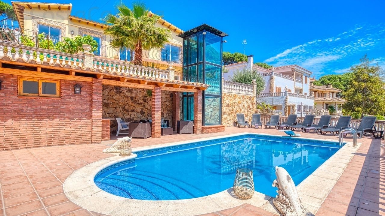 Holiday villas - Costa Brava - Spain - Villa Dolce Vita - Villa outside