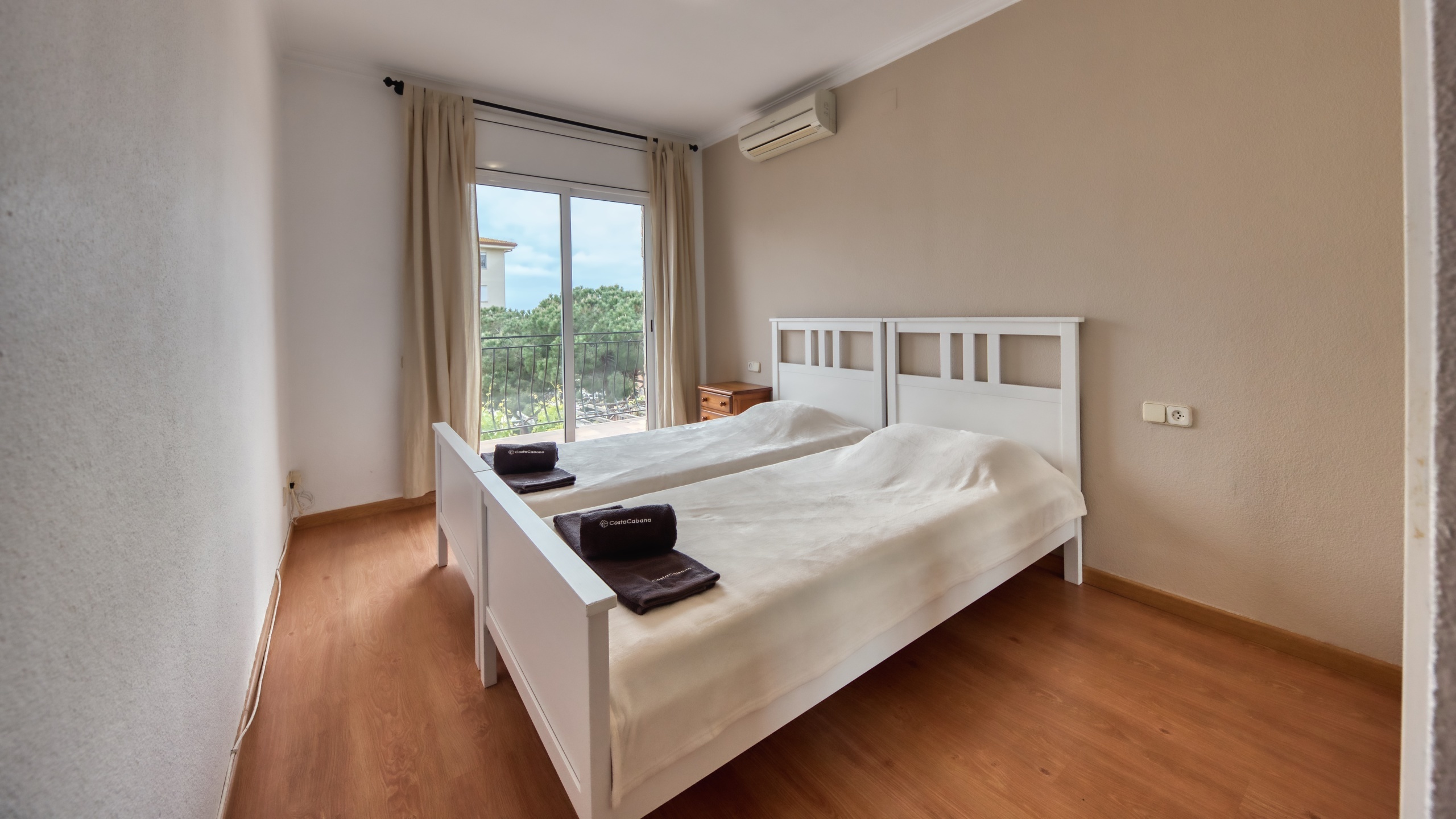 Holiday villas Costa Brava Spain - Villa Dolce Vita - Master bedroom