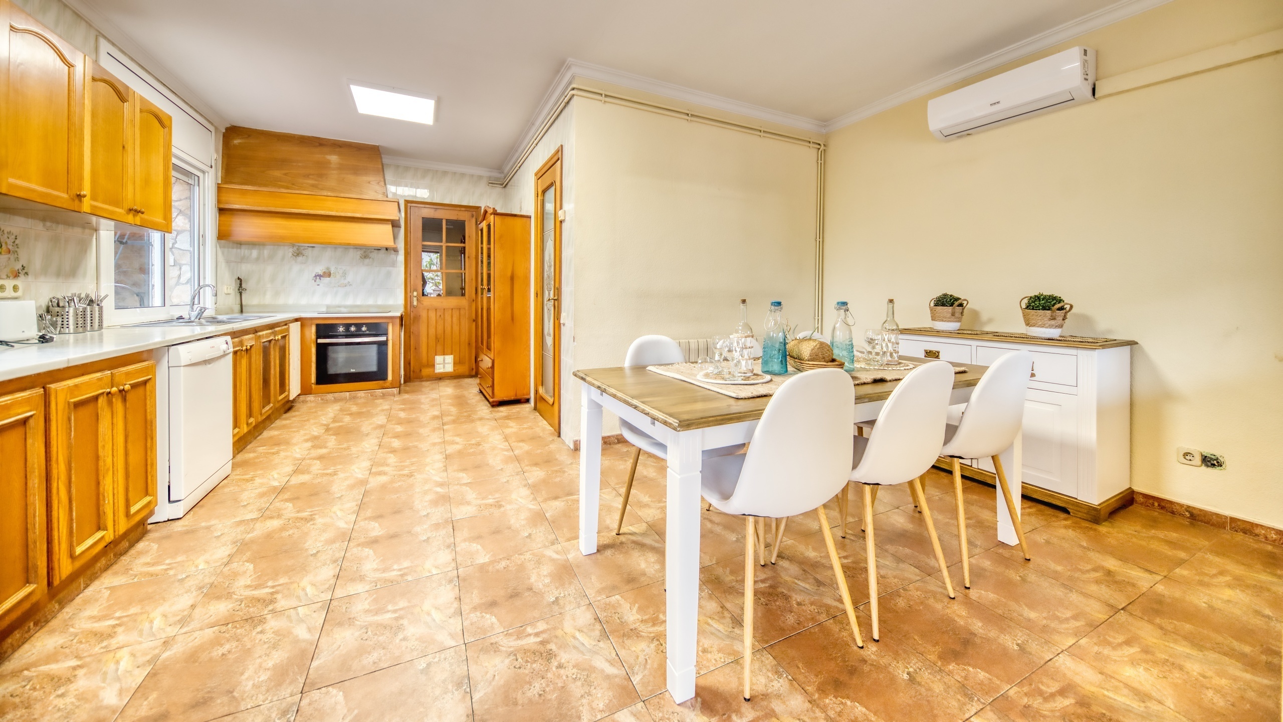 Holiday villas Costa Brava Spain - Villa Dolce Vita - Kitchen