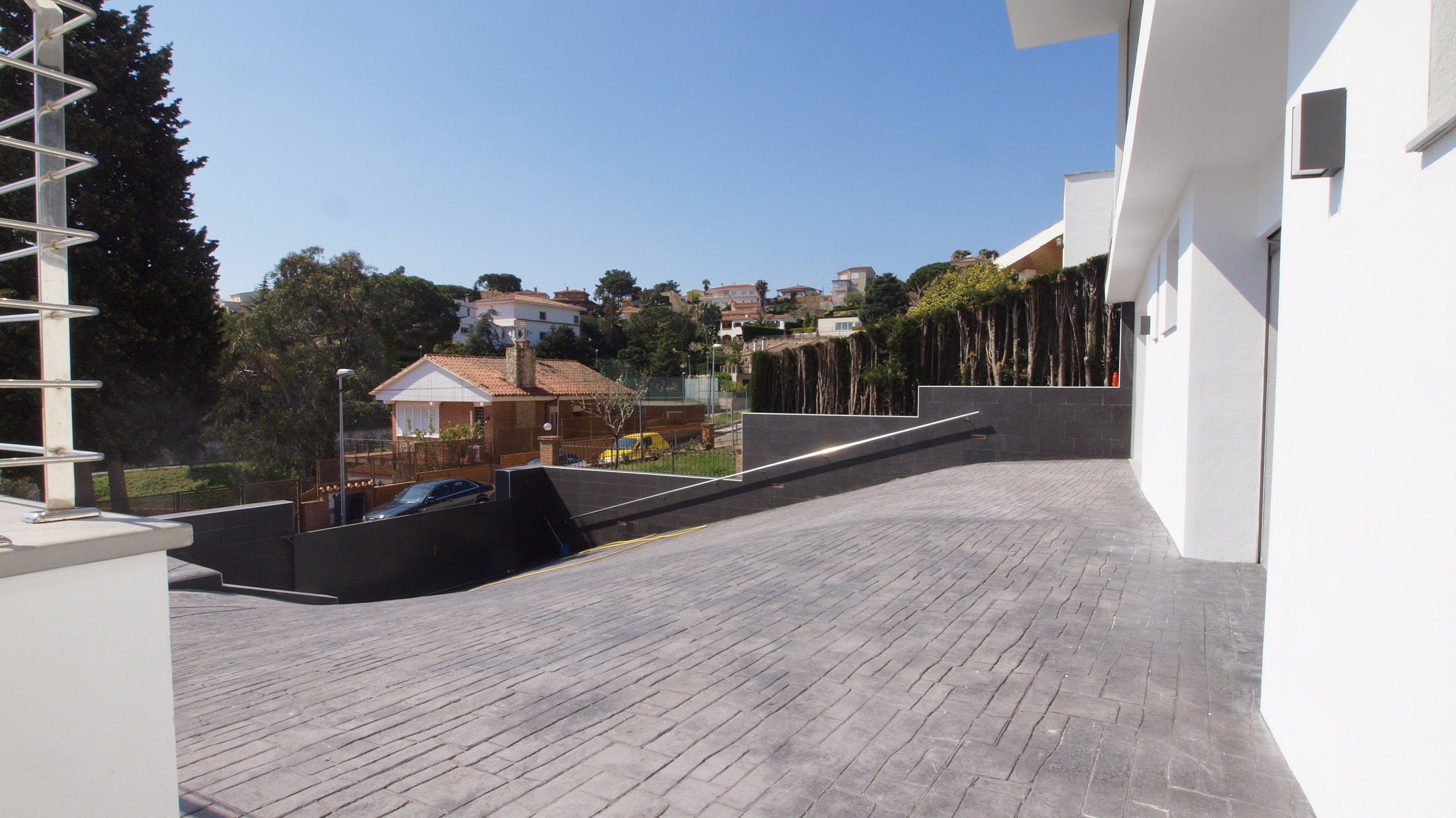 Holiday villas Costa Brava Spain - Villa SummerDream - Driveway