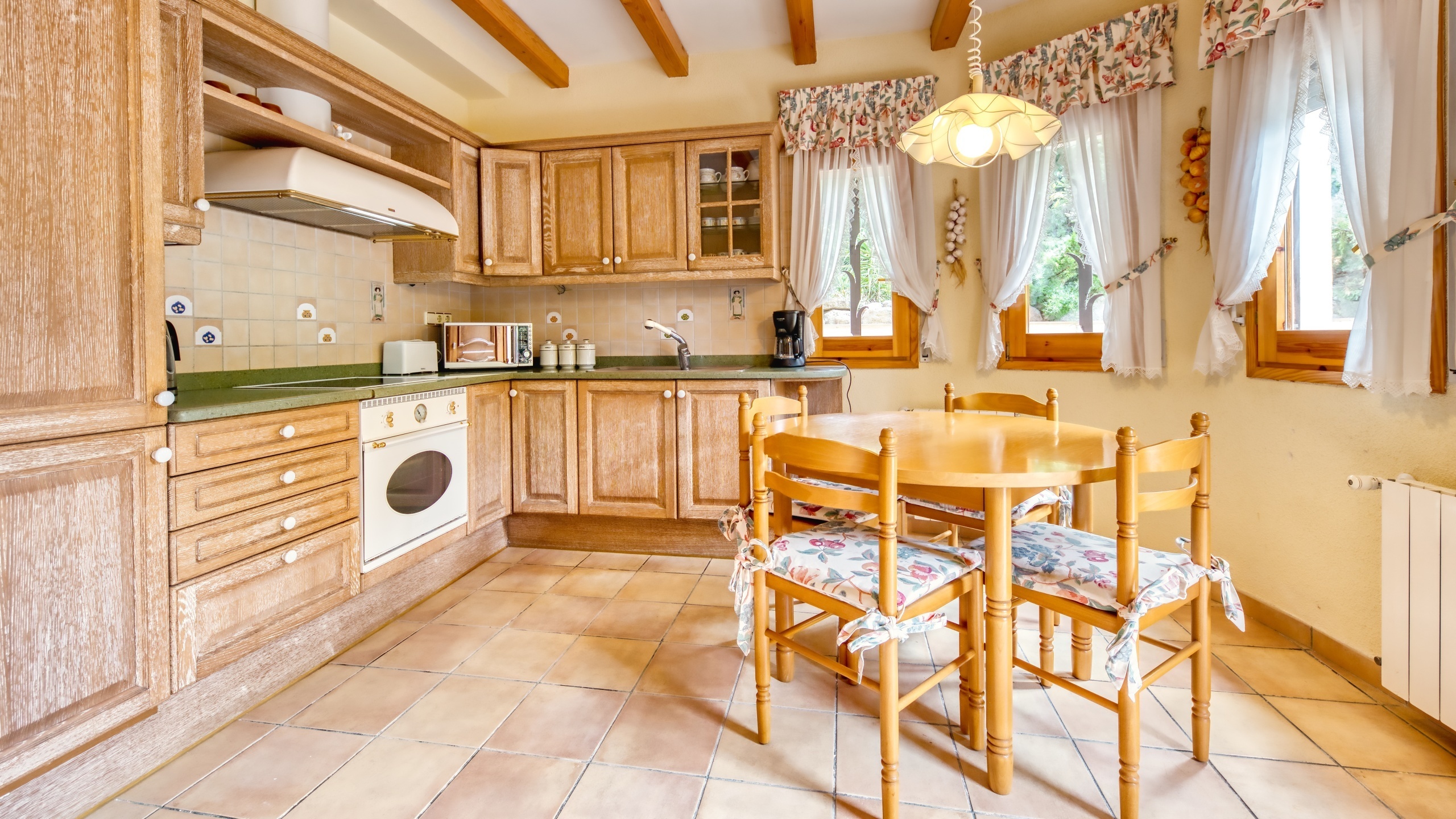 Holiday villas Costa Brava Spain - Villa Cleo - Kitchen