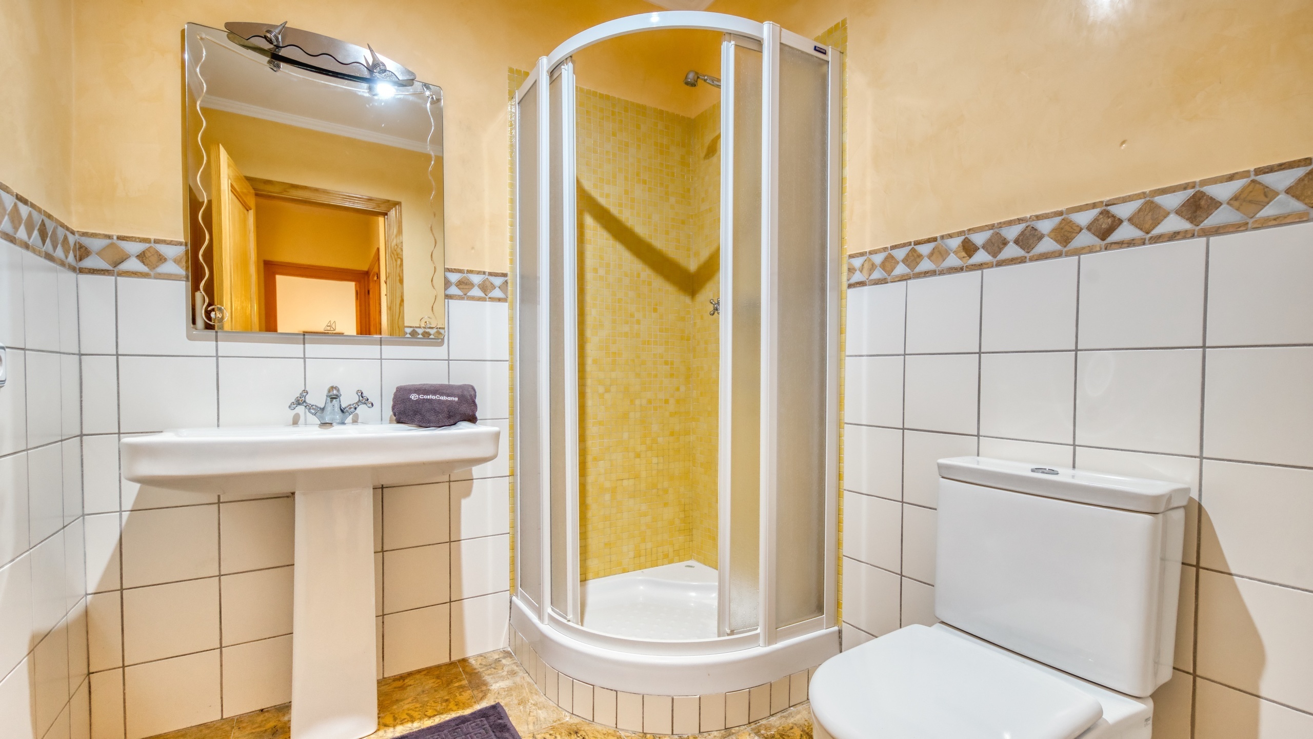 Holiday villas Costa Brava Spain - Villa Cleo - Bathroom