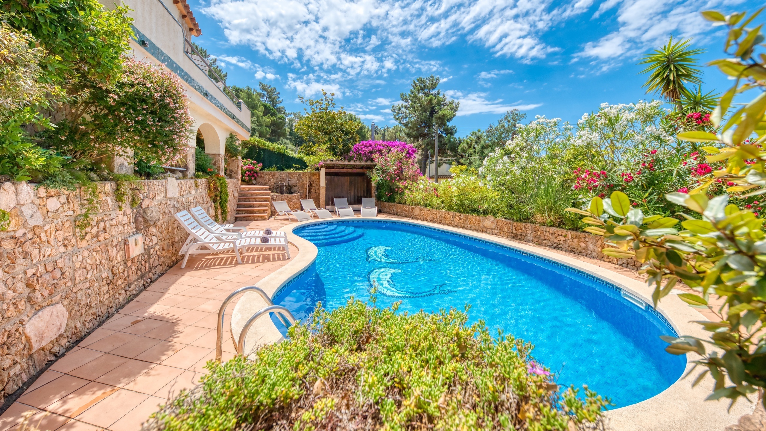 Holiday villas Costa Brava Spain - Villa Cleo - Swimming pool