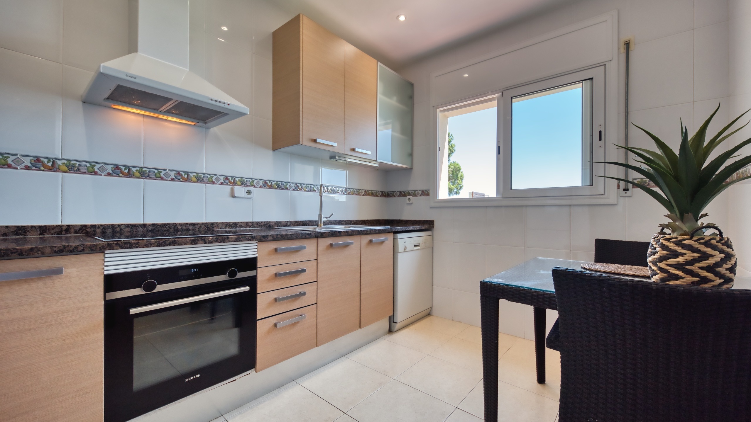 Holiday villas Costa Brava Spain - Villa Chanel - Kitchen