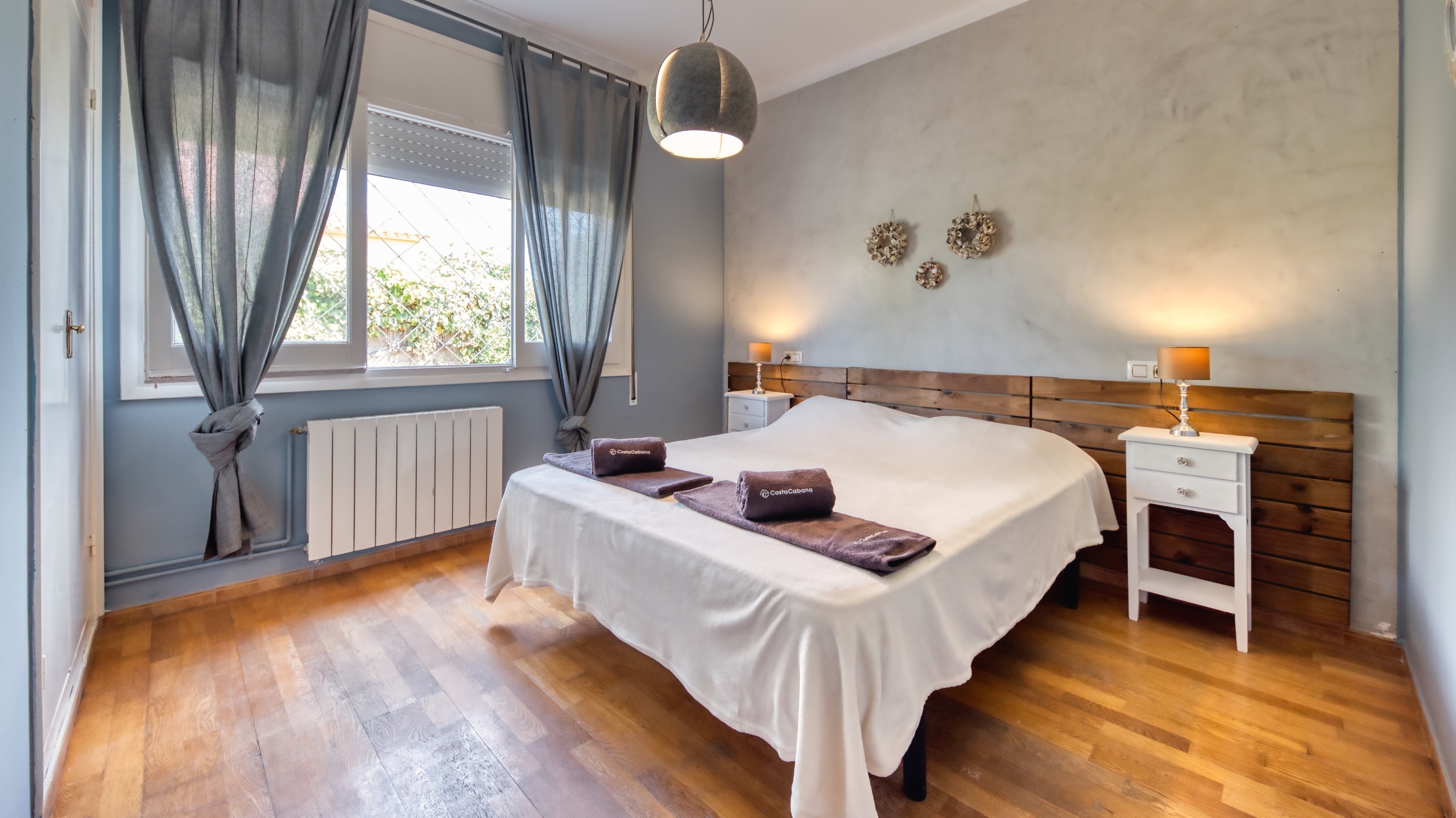 Holiday villas Costa Brava Spain - Villa Yara - Master bedroom