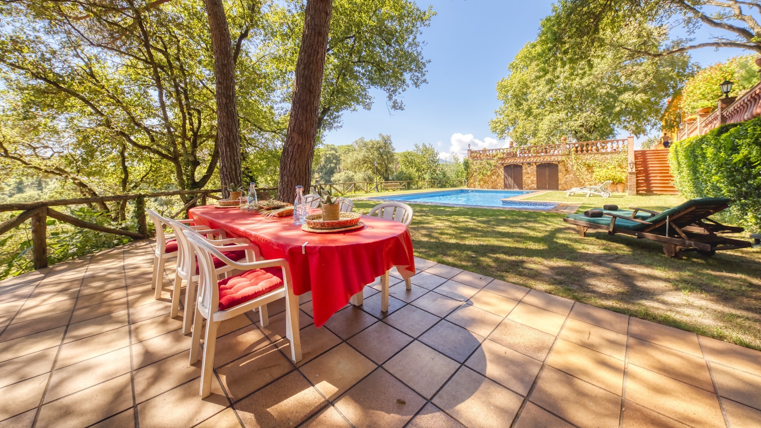 Holiday villas Costa Brava Spain - Villa Paradise - Dining area