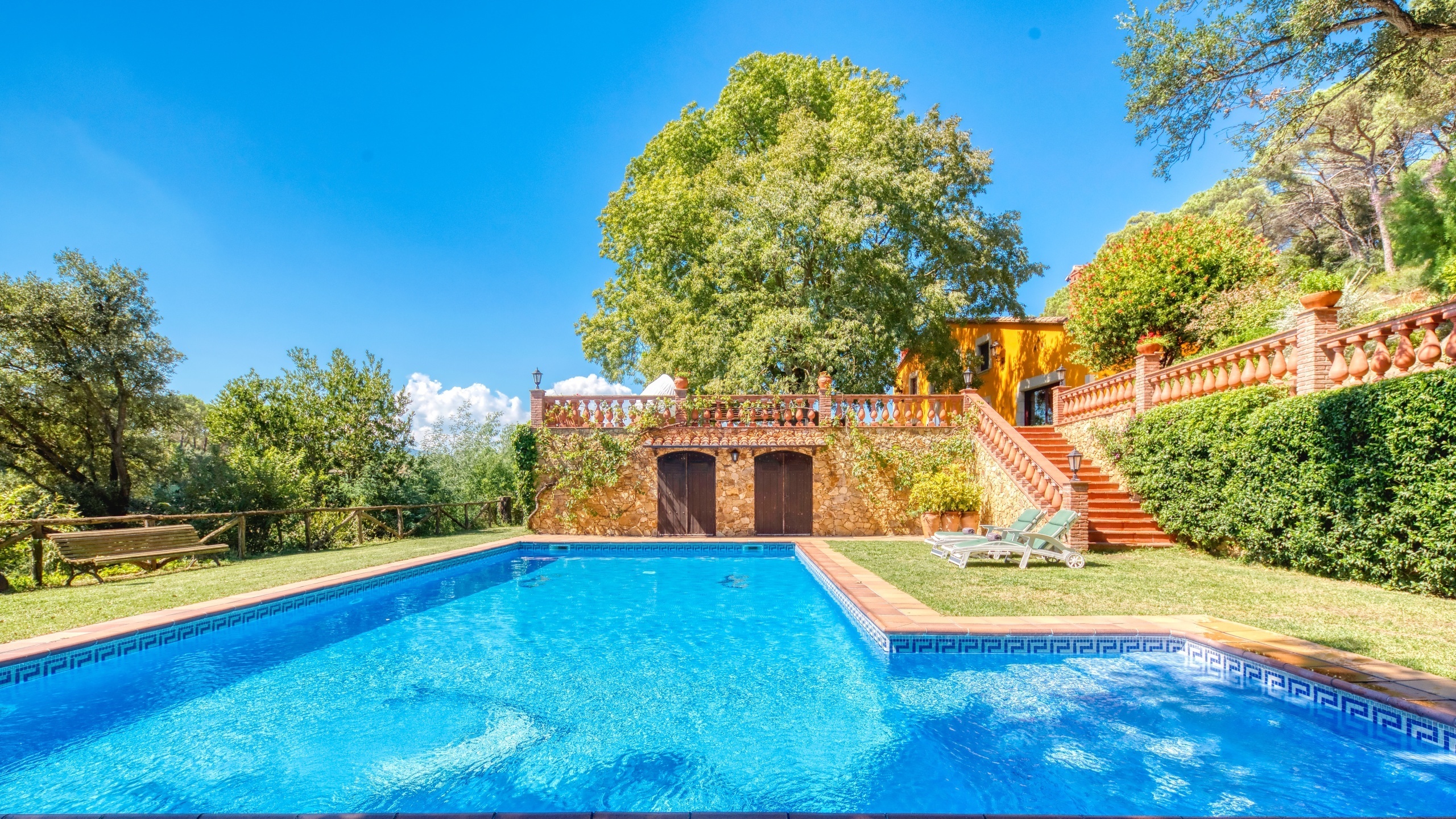 Holiday villas Costa Brava Spain - Villa Paradise - Swimming pool
