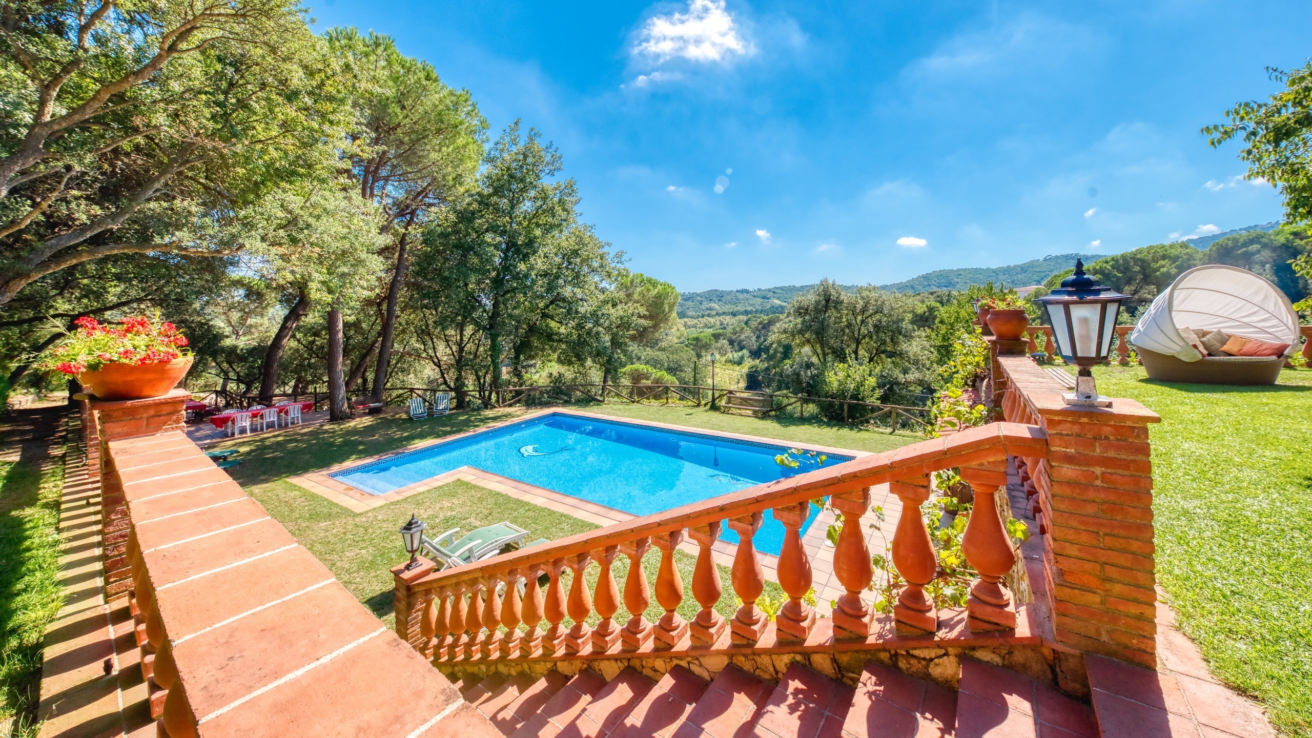 Holiday villas Costa Brava Spain - Villa Paradise - Swimming pool