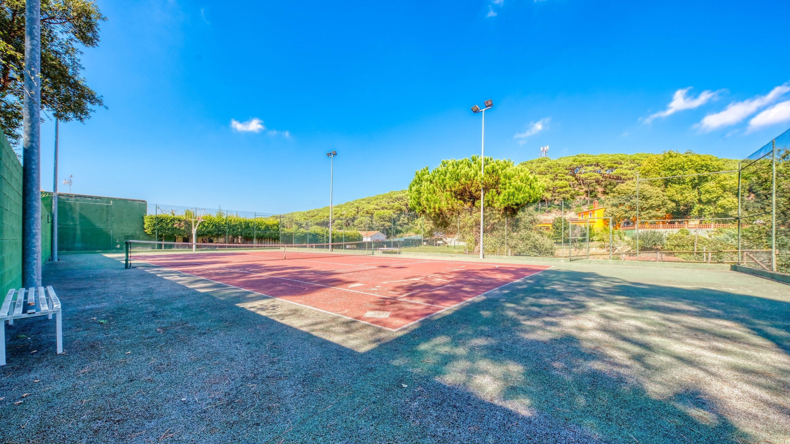 Holiday villas Costa Brava Spain - Villa Paradise - Private paddle/tennis court