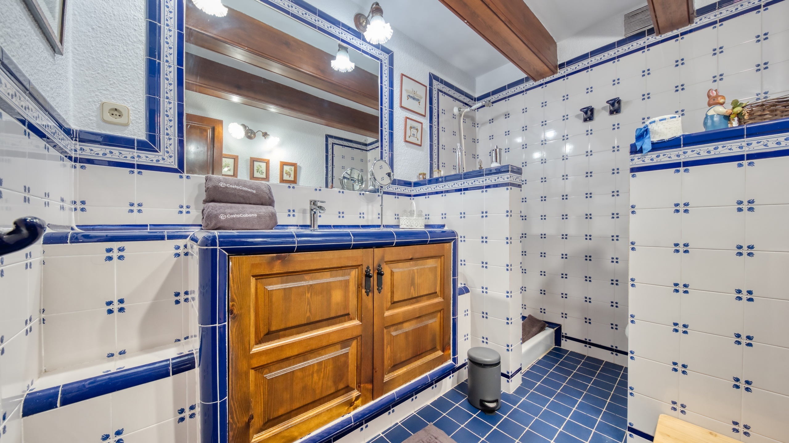 Holiday villas Costa Brava Spain - Villa Paradise - Bathroom