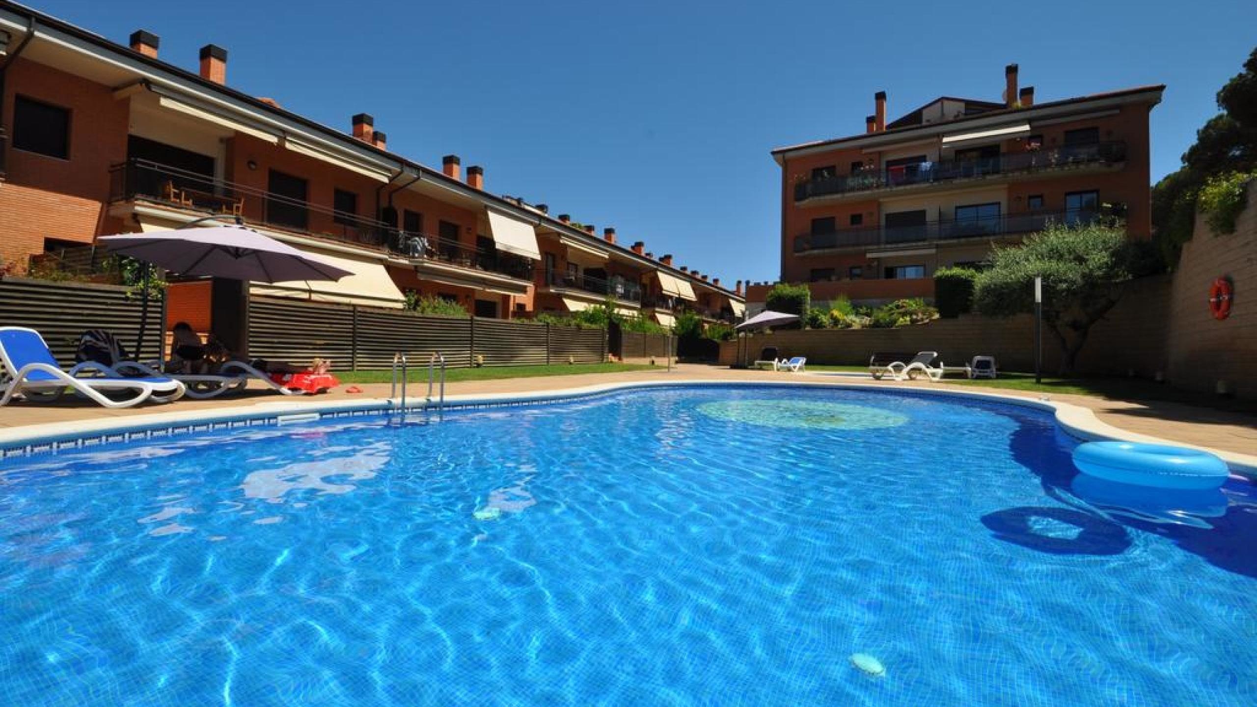 Holiday villas Costa Brava Spain - Apartment Delylah - Communal pool
