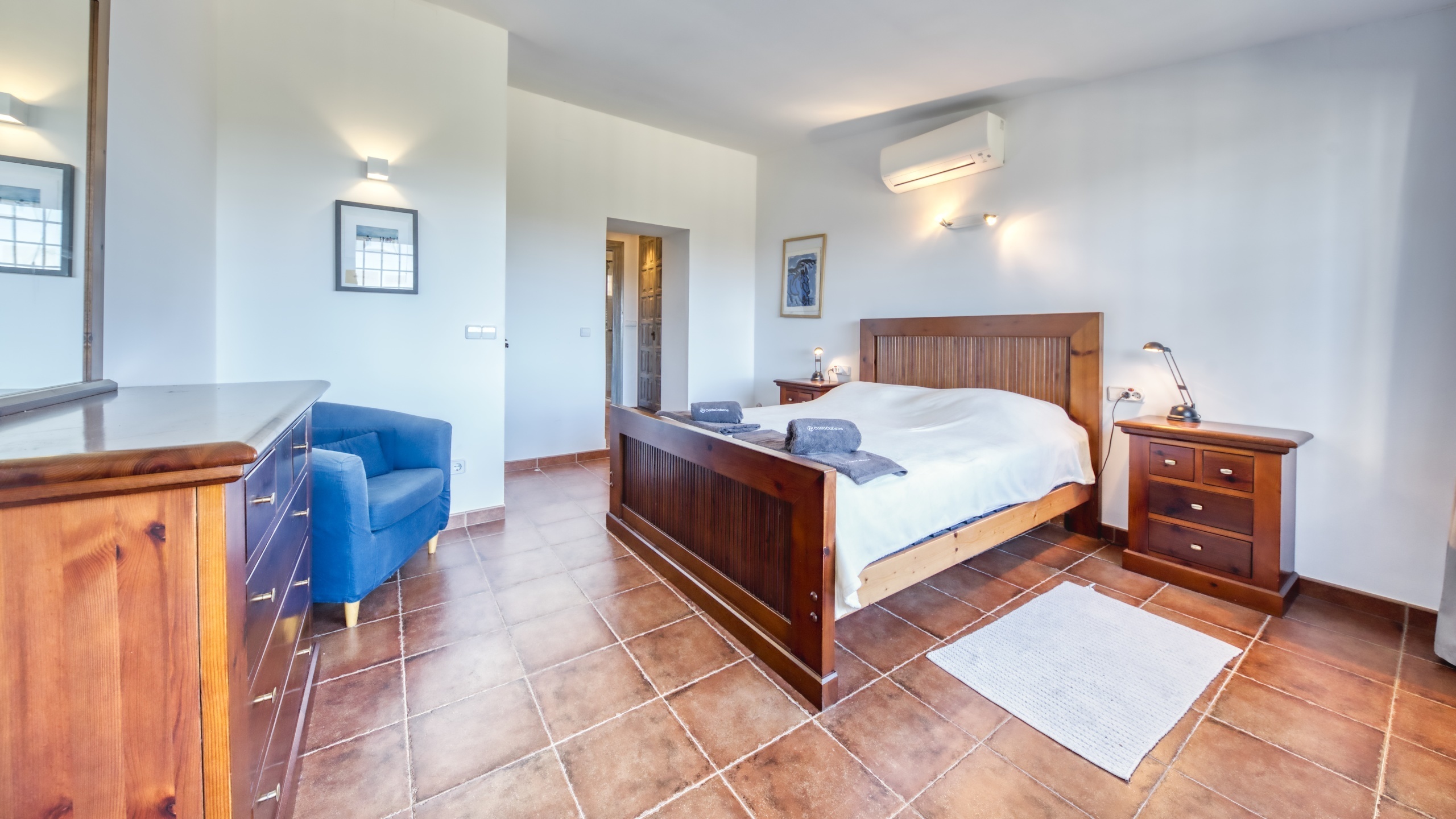 Vakantievilla's Costa Brava Countryside Spanje - Villa Racoon - Hoofdslaapkamer