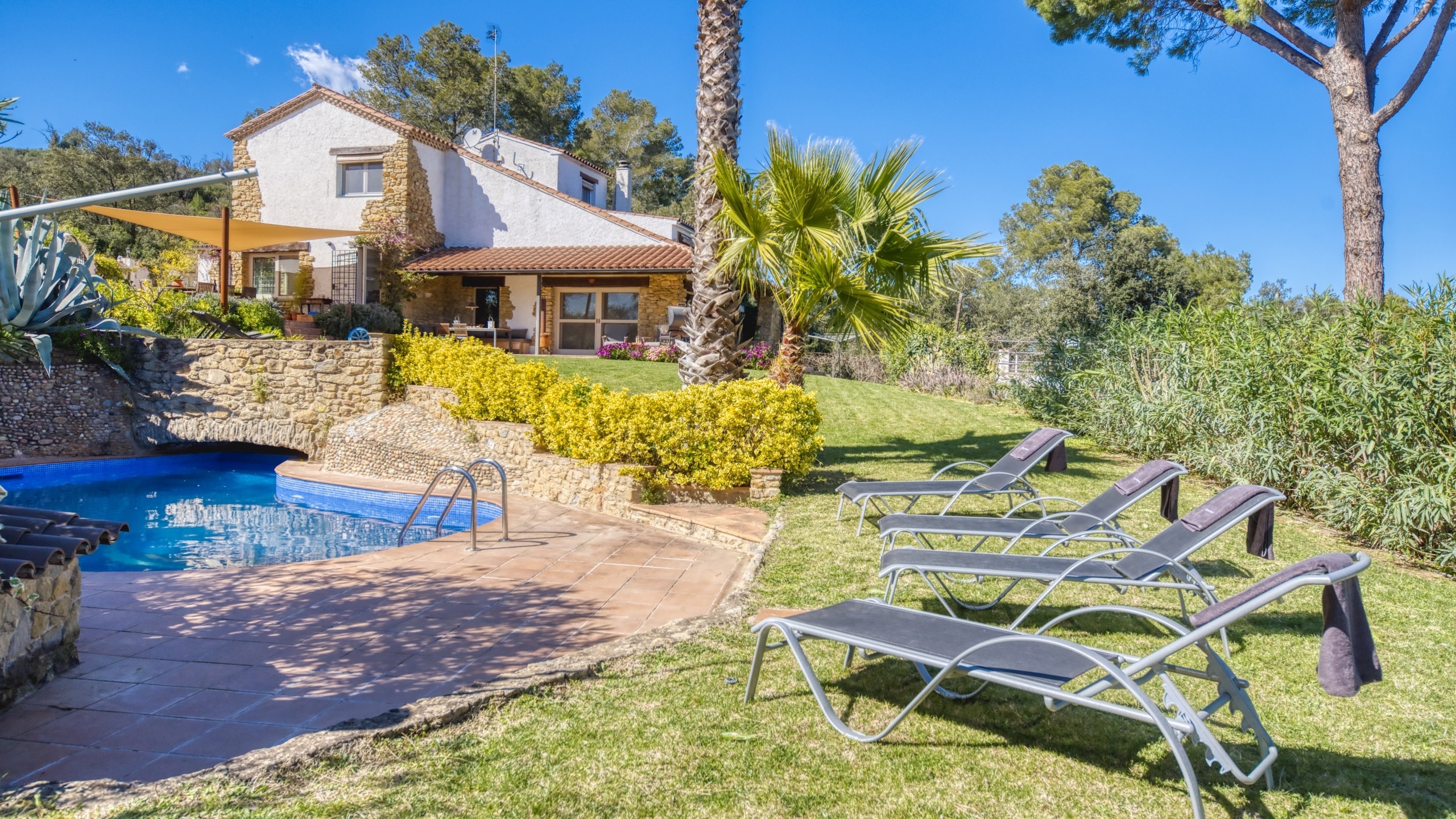 Vakantievilla's Costa Brava Countryside Spanje - Villa Racoon - Ligbedden