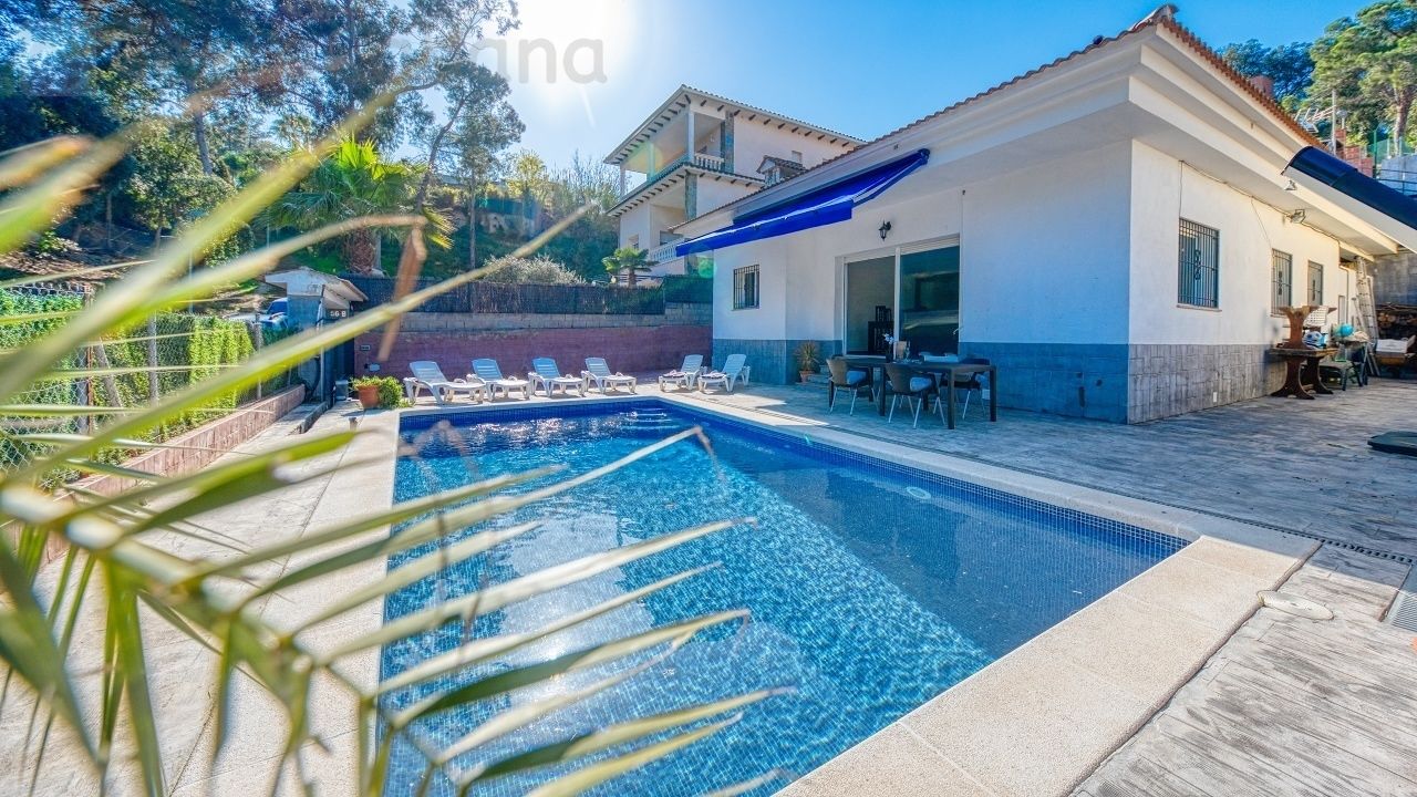 Holiday villas Costa Brava Spain - Villa Zarita - Swimming pool