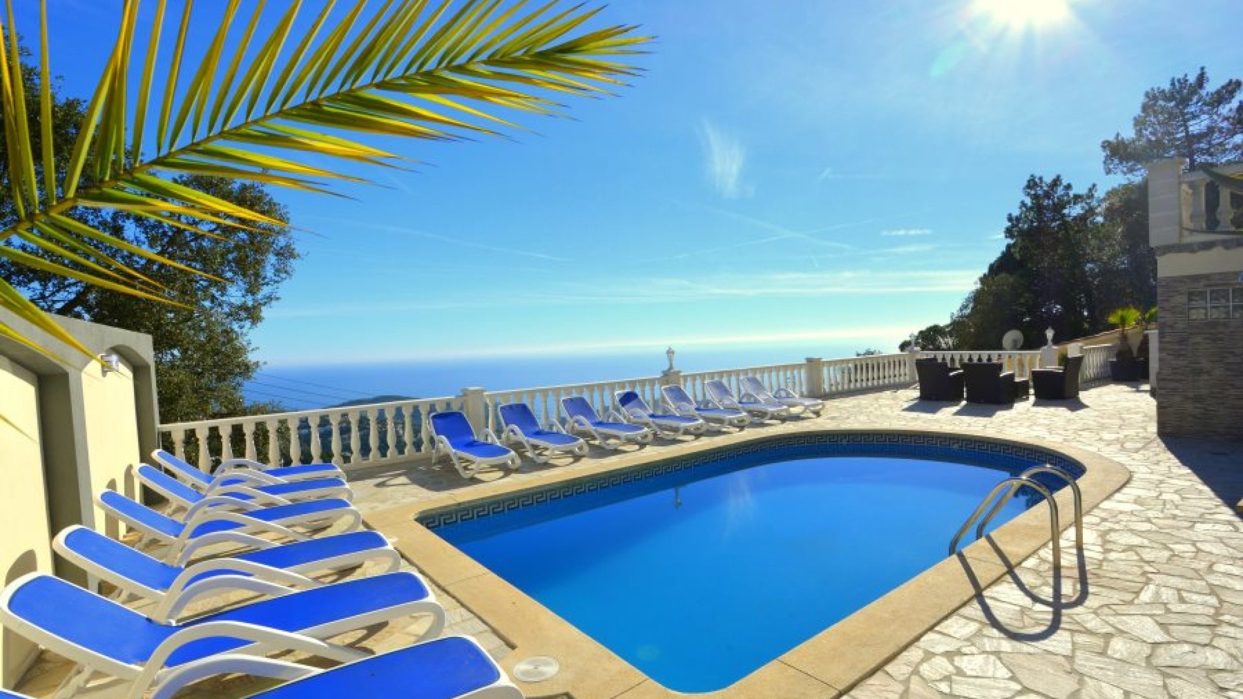 Holiday villas Costa Brava Spain - Villa Promessa - Swimming pool