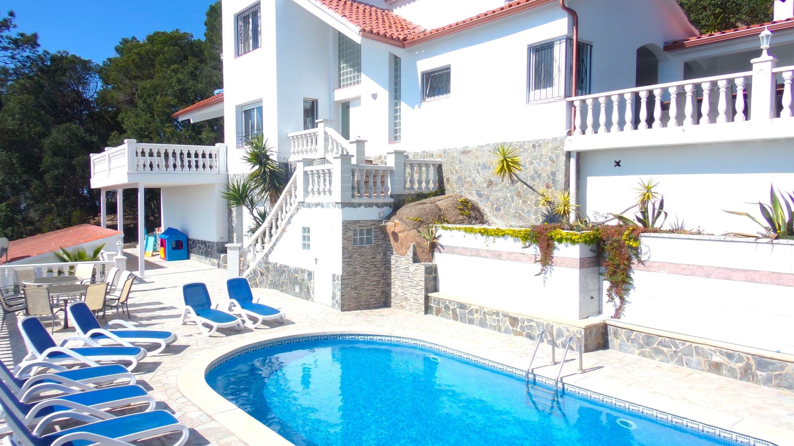 Holiday villas Costa Brava Spain - Villa Promessa - Swimming pool