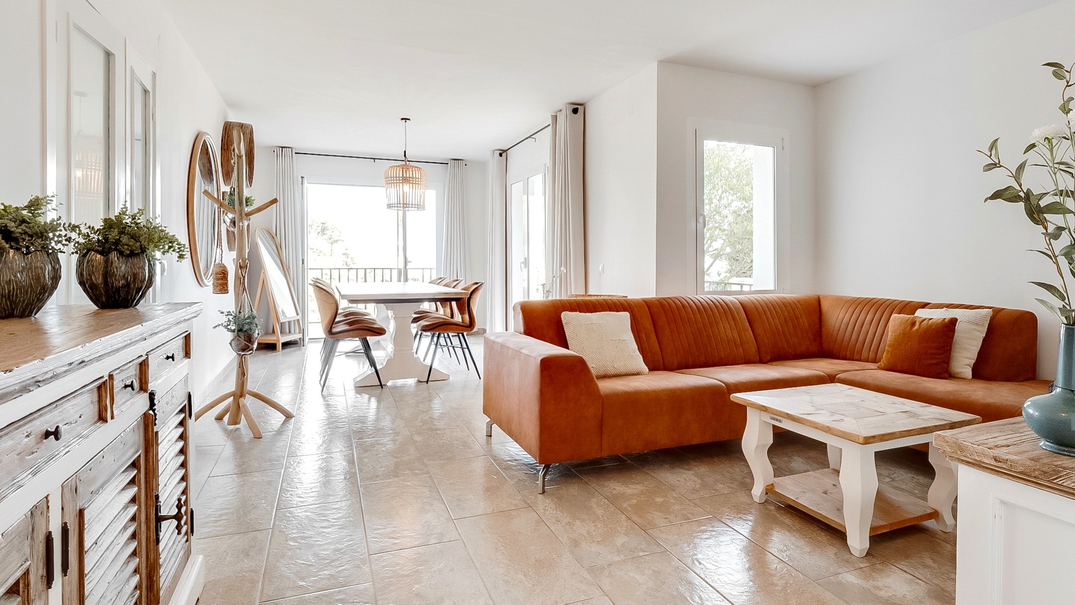 Holiday villas Costa Brava Spain - Villa Tropicana - Living room