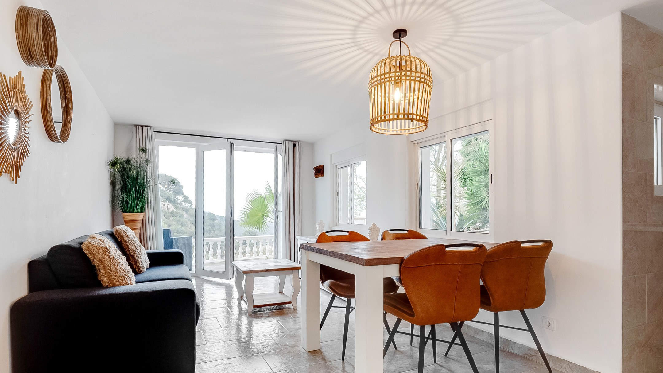 Holiday villas Costa Brava Spain - Villa Tropicana - Dining room