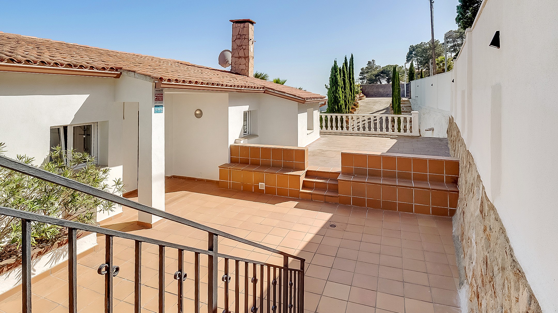 Holiday villas Costa Brava Spain - Villa Tropicana - Casa outside