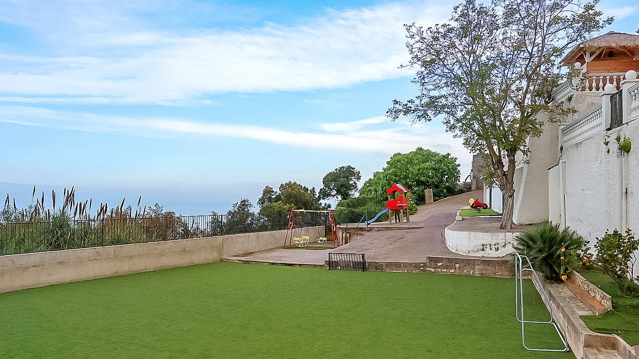 Holiday villas Costa Brava Spain - Villa Tropicana - Casa outside