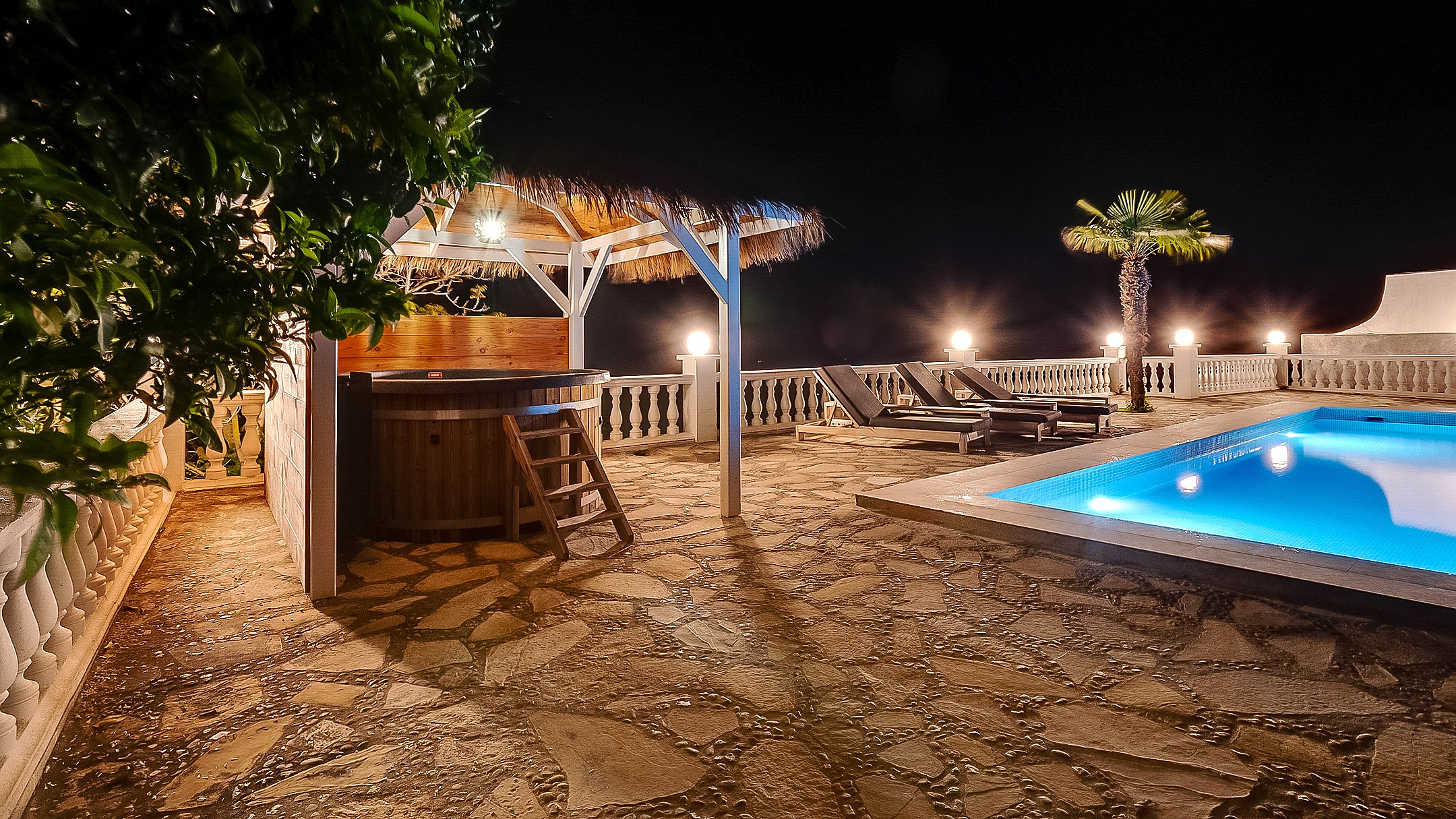 Holiday villas Costa Brava Spain - Villa Tropicana - Terrace