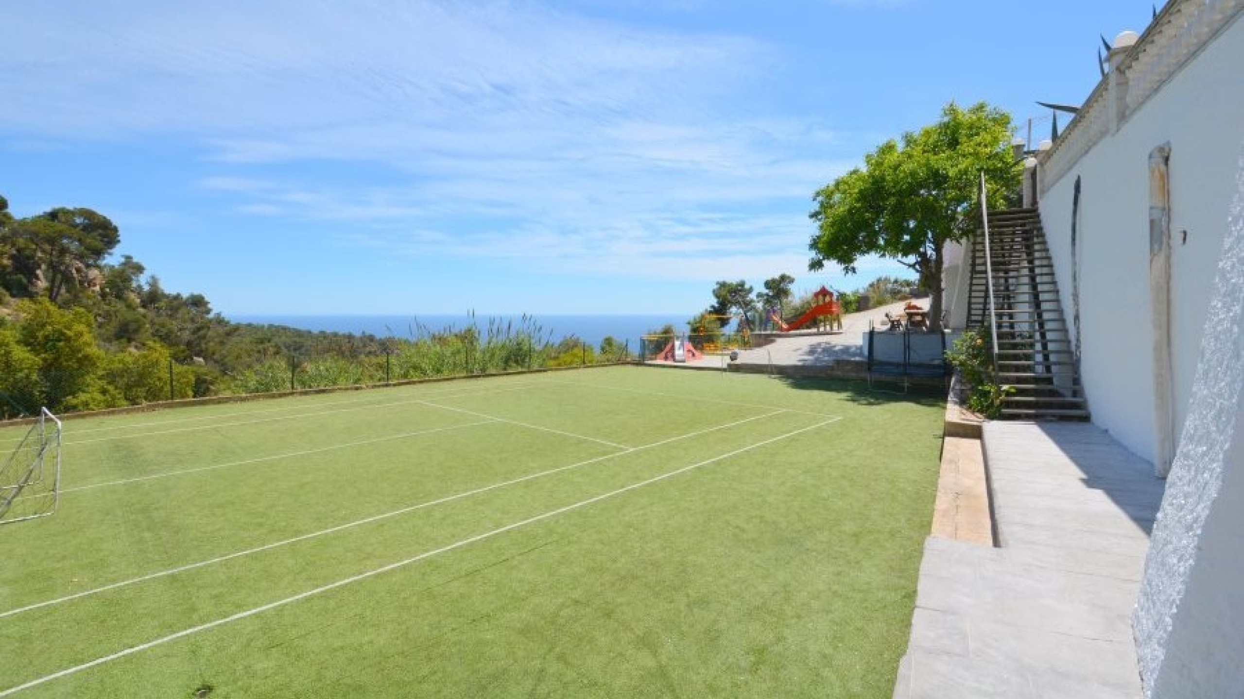 Holiday villas Costa Brava Spain - Villa Tropicana - Play area
