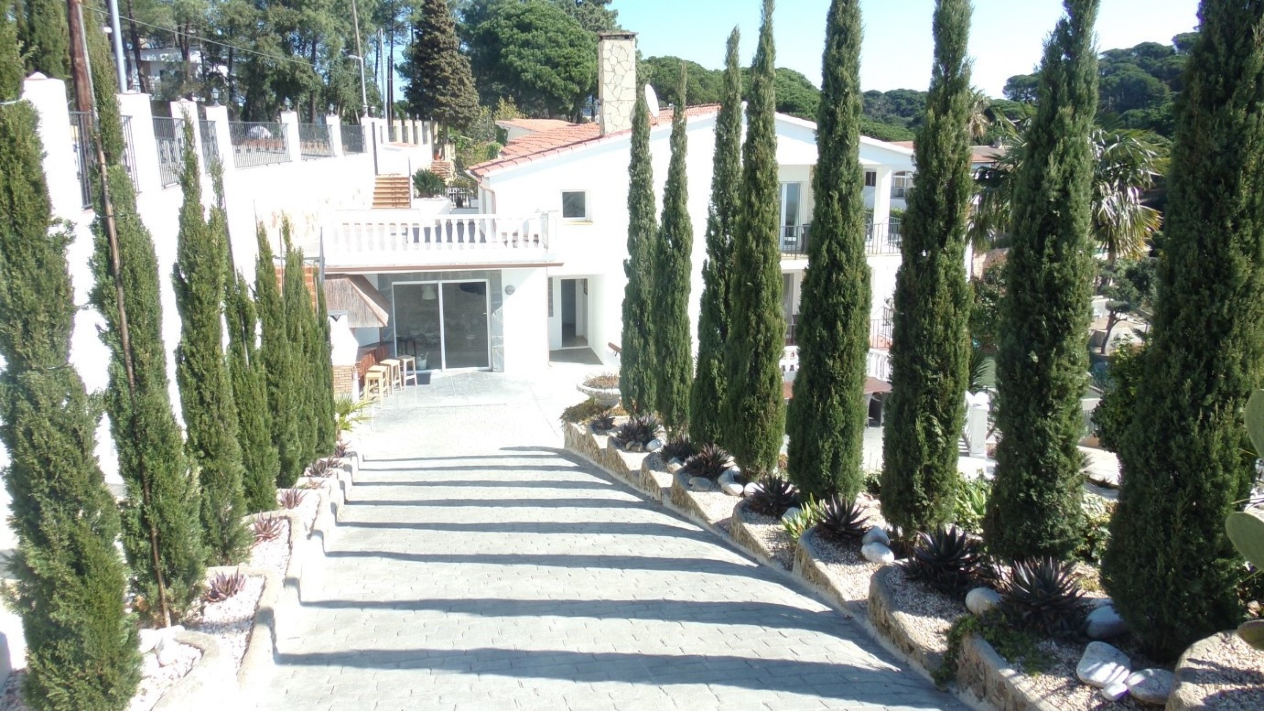 Holiday villas Costa Brava Spain - Villa Tropicana - Villa outside