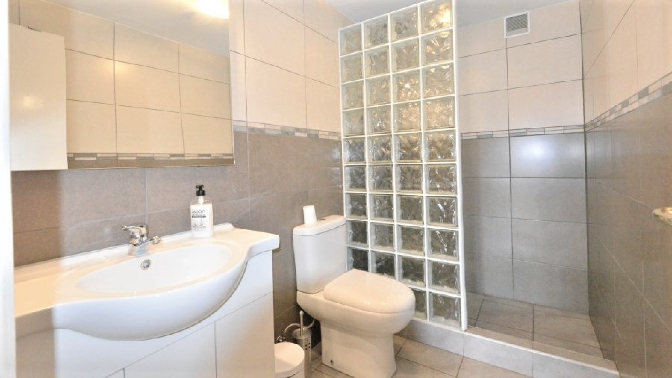 Holiday villas Costa Brava Spain - Villa Tropicana - Bathroom