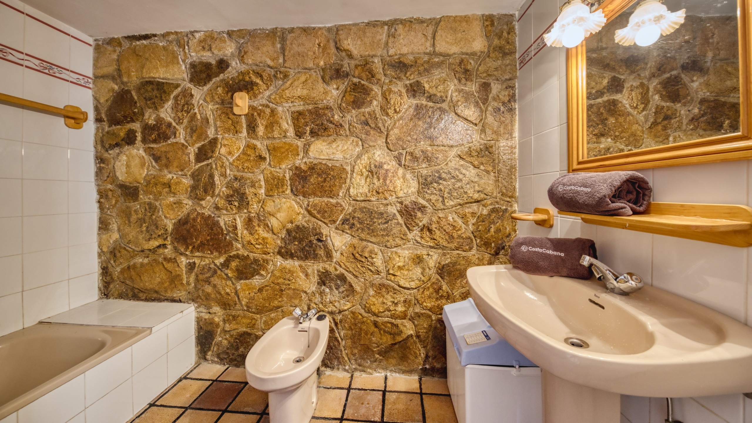 Holiday villas Costa Brava Spain - Villa Janet - Bathroom