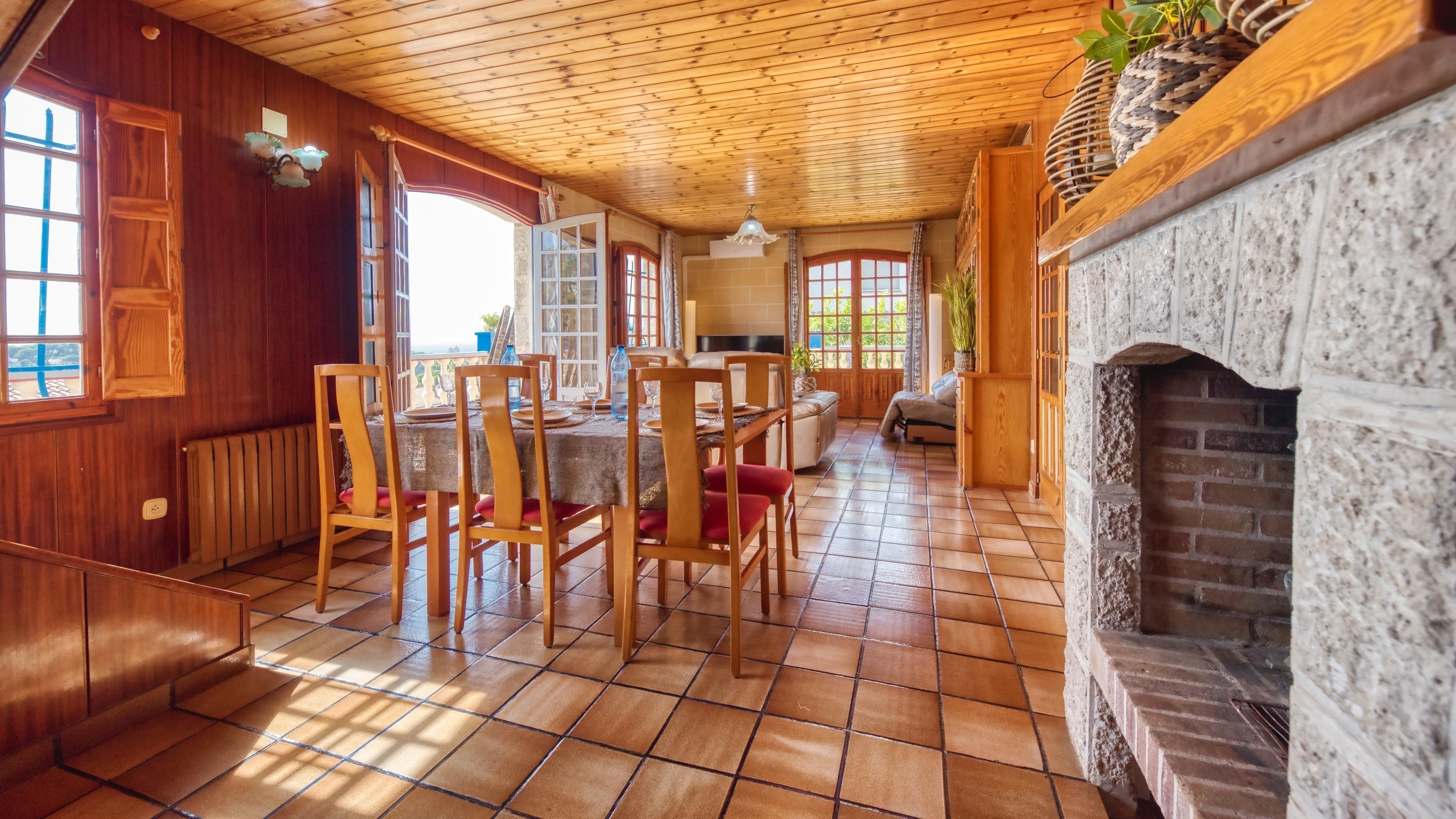 Holiday villas Costa Brava Spain - Villa Janet - Dining area