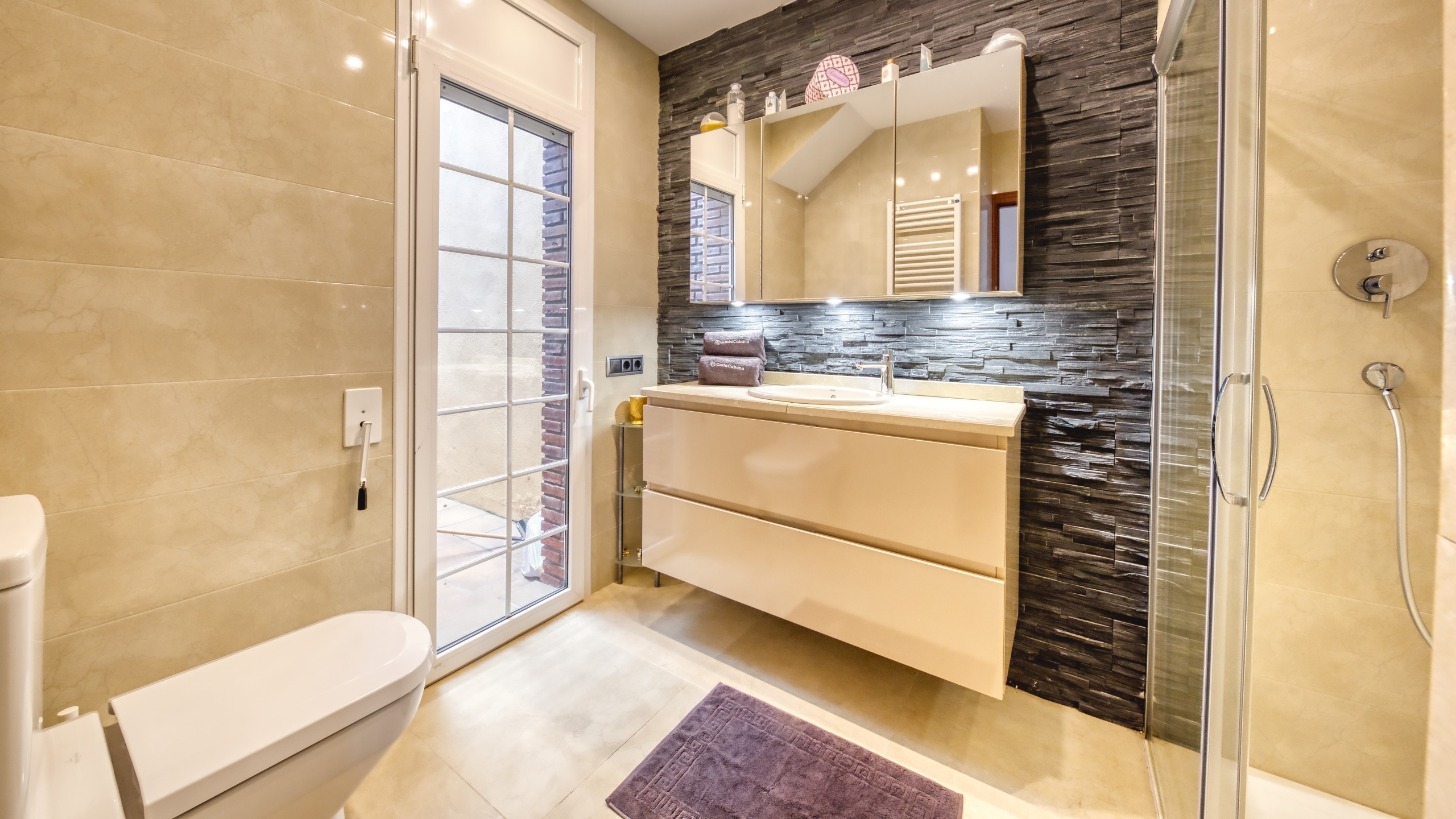 Holiday villas Costa Brava Spain - Villa Beyonce - Bathroom