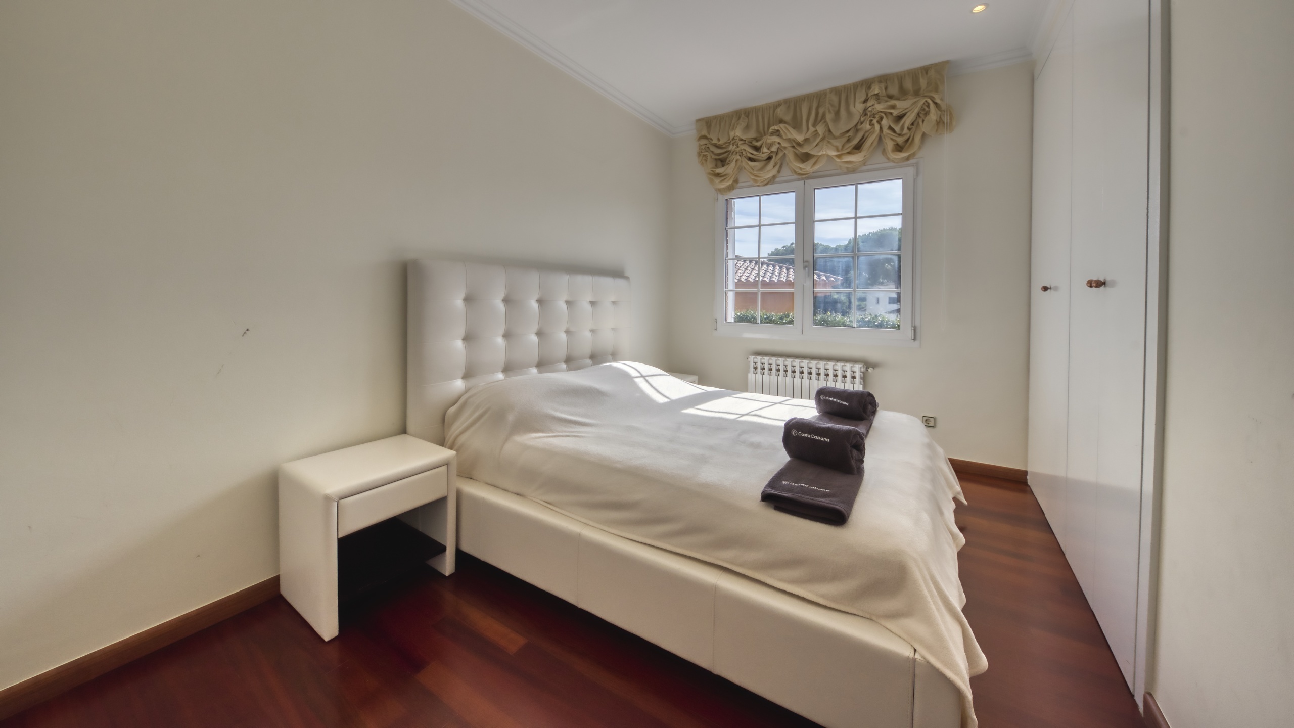 Holiday villas Costa Brava Spain - Villa Beyonce - Bedroom